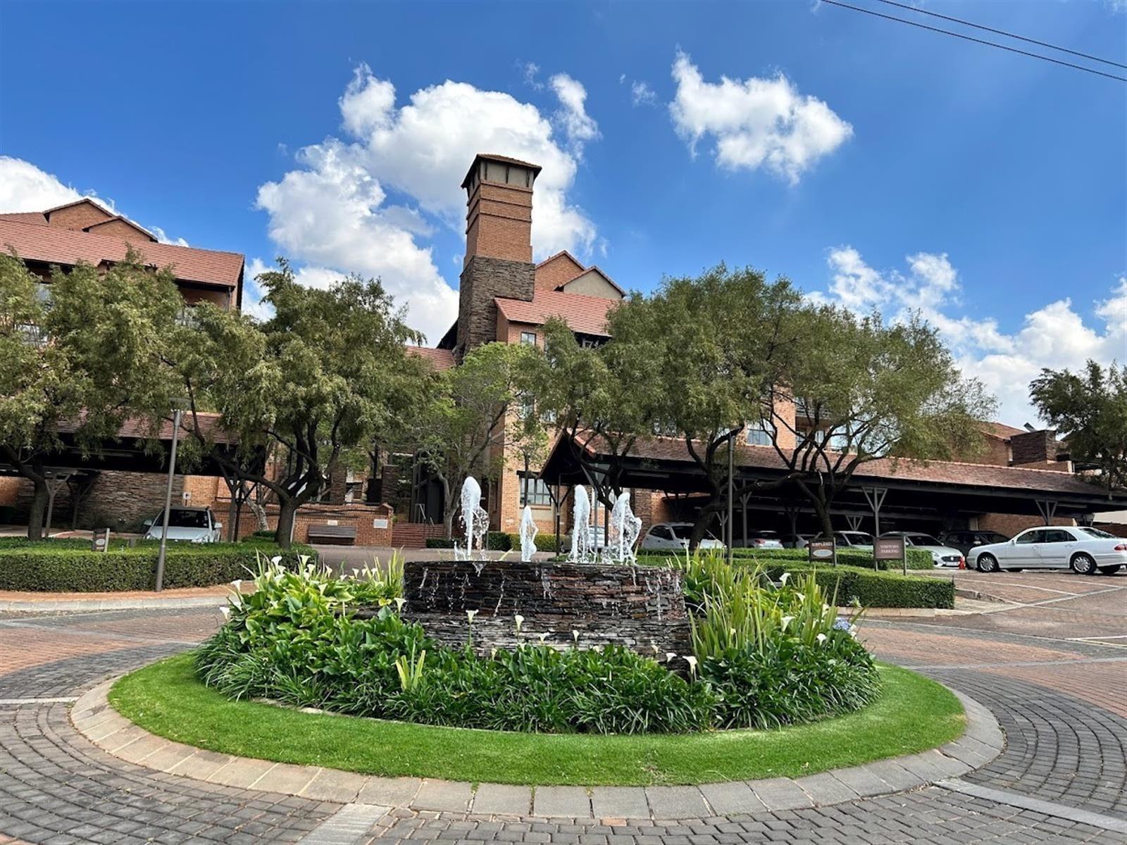 Elegant Second-Floor Retirement Unit in Kingswood Village