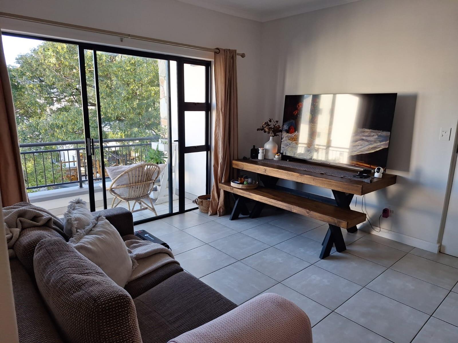 Apartment To Rent in Paardevlei, Somerset West