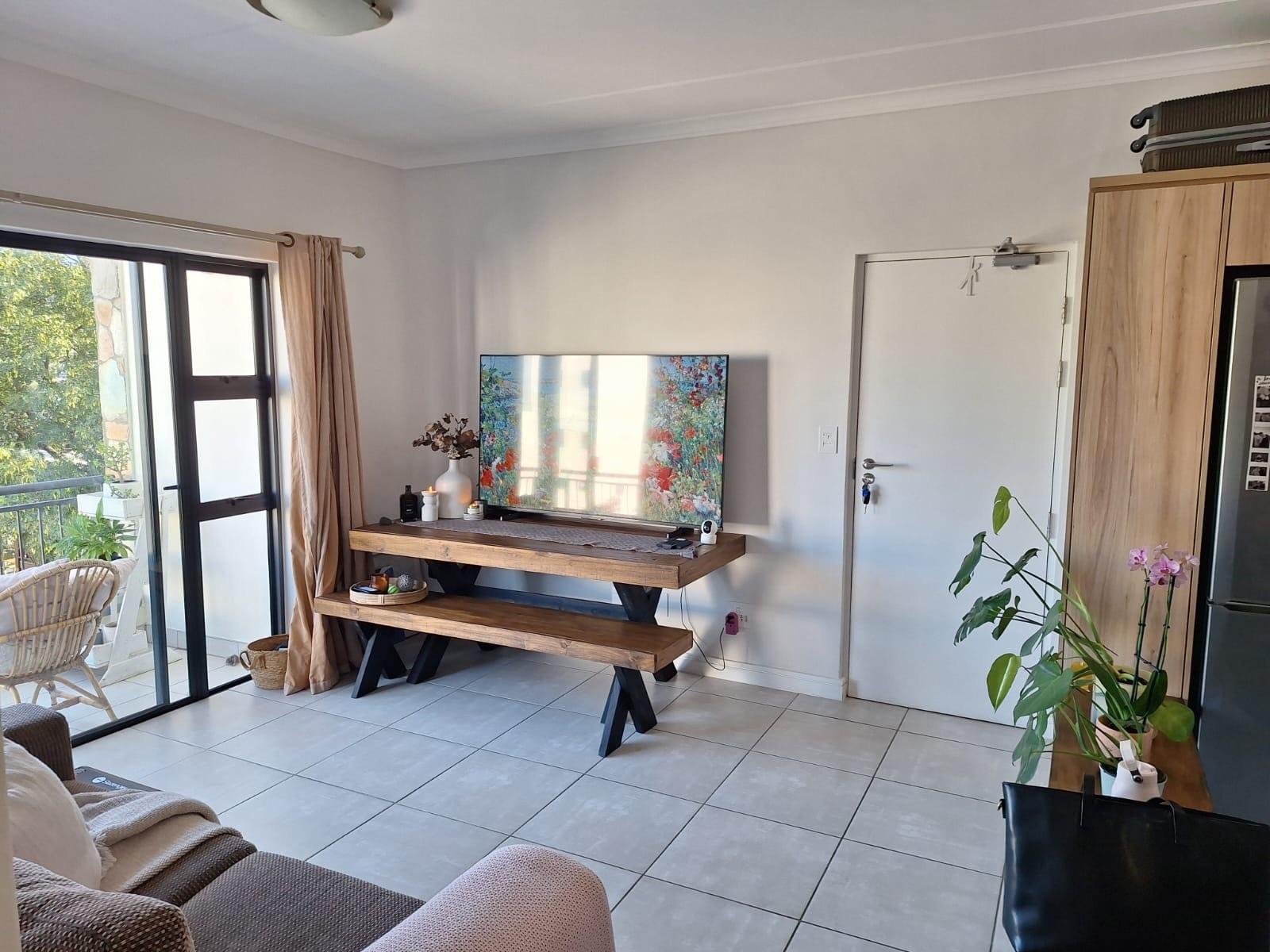 Apartment To Rent in Paardevlei, Somerset West