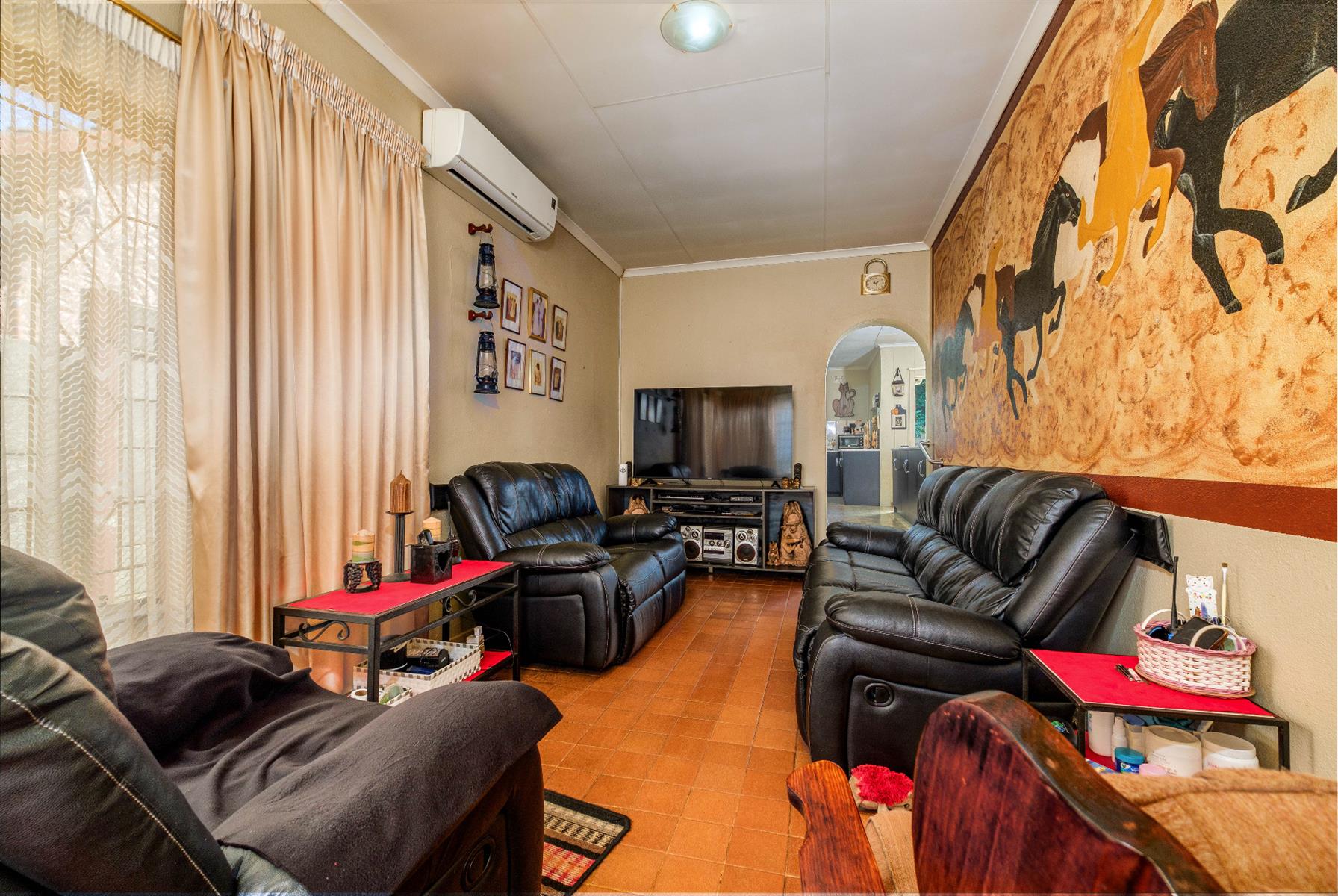 House for sale in Witpoortjie, Roodepoort, 335 m²