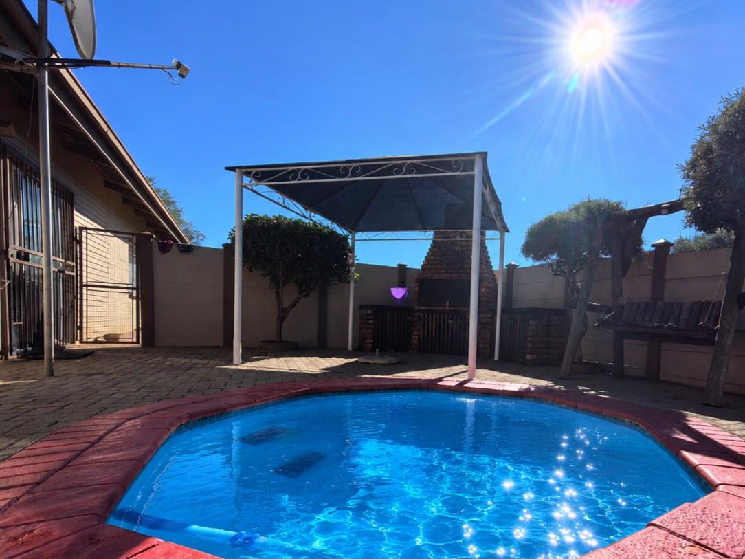 Dual Living Delight with Space, Comfort and Endless Possibilities in South Ridge, Kimberley