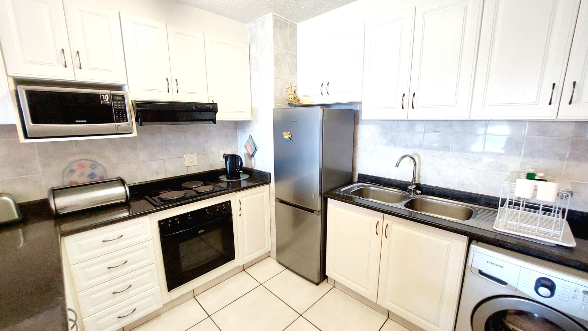 Sea View Apartment for sale, Uvongo, Kwazulu-Natal
