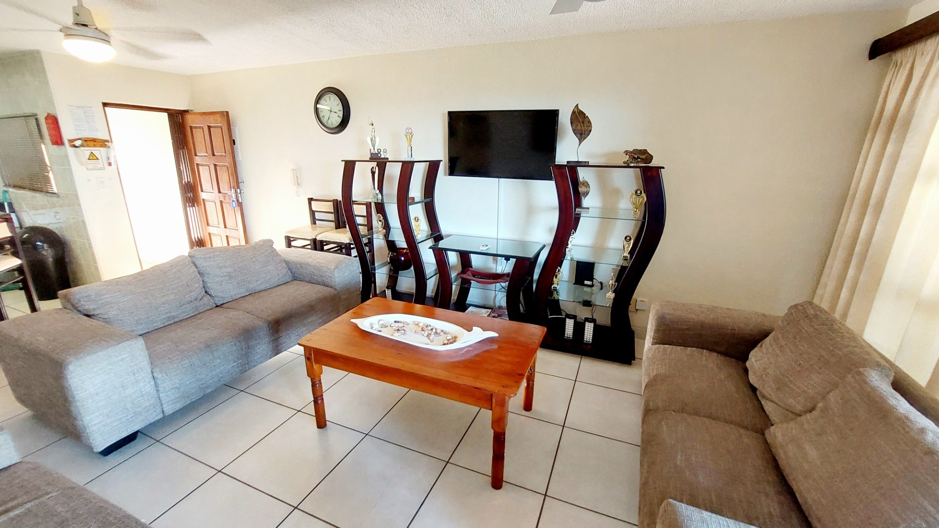 Sea View Apartment for sale, Uvongo, Kwazulu-Natal
