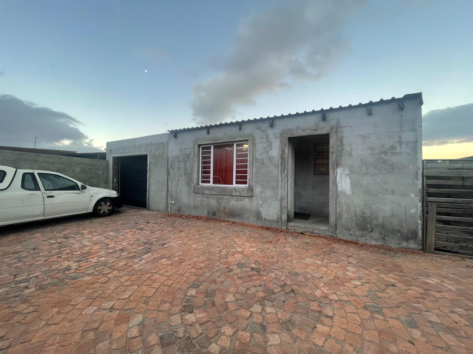 3 bedroom home with loads of potential in Lavender Hill