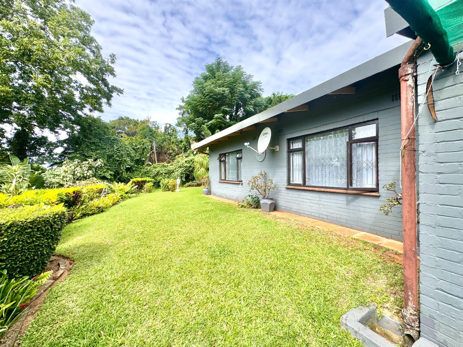 Dual Living Opportunity in Leafy Umtentweni