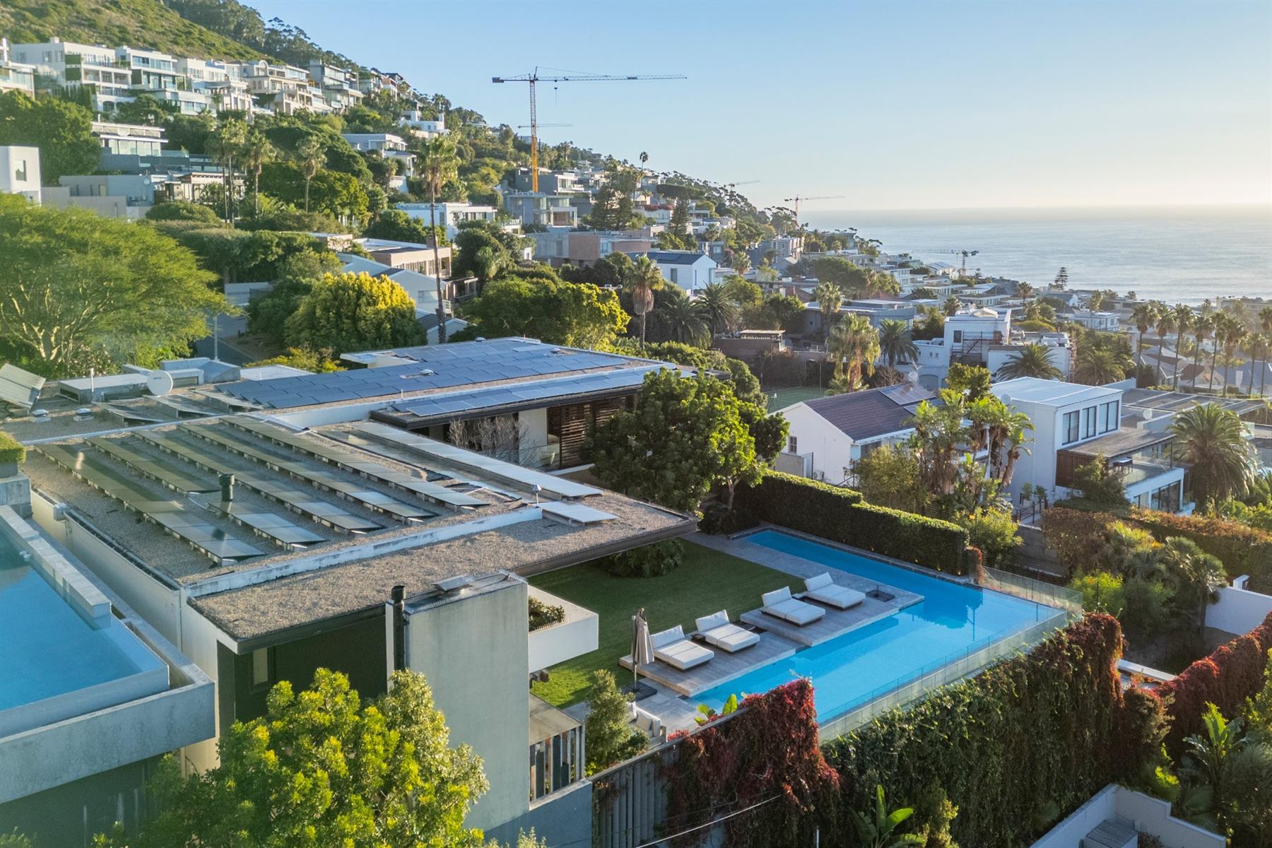 House For Sale in Fresnaye, Cape Town