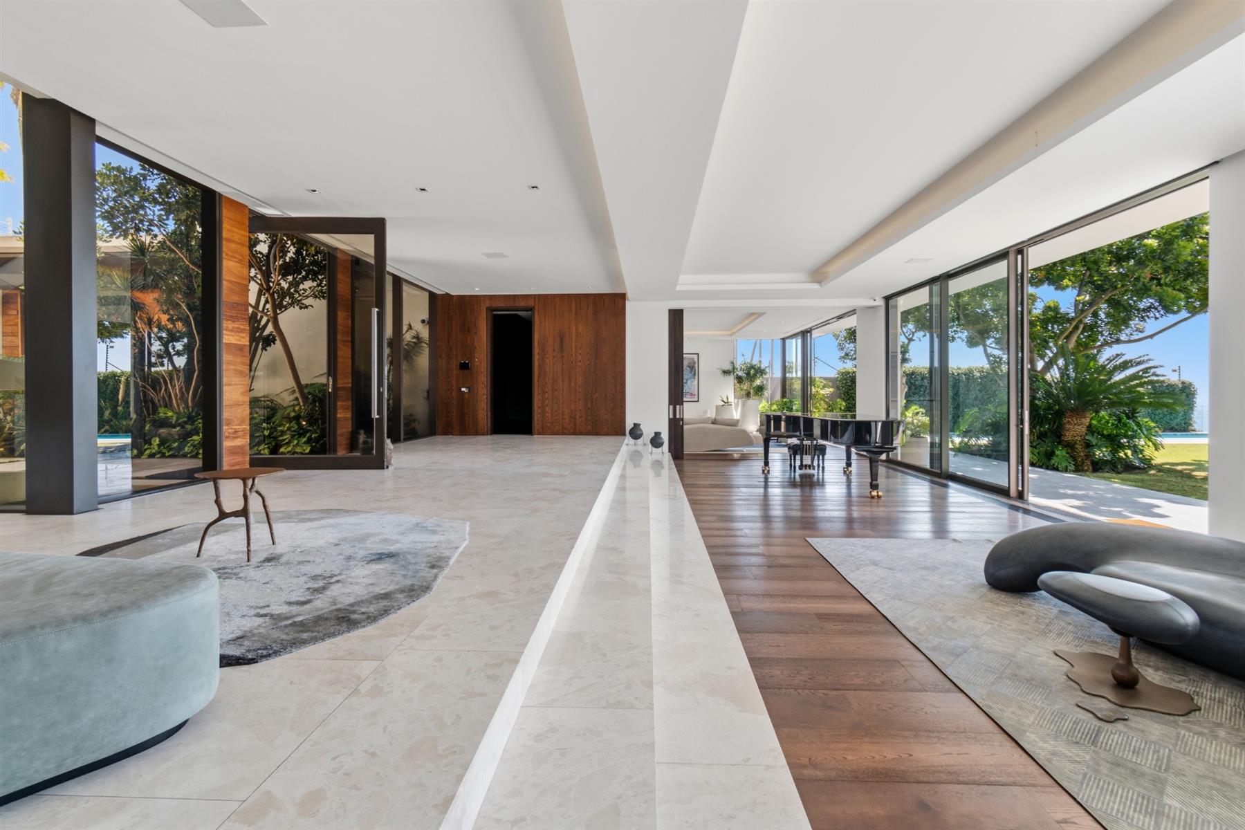 House For Sale in Fresnaye, Cape Town