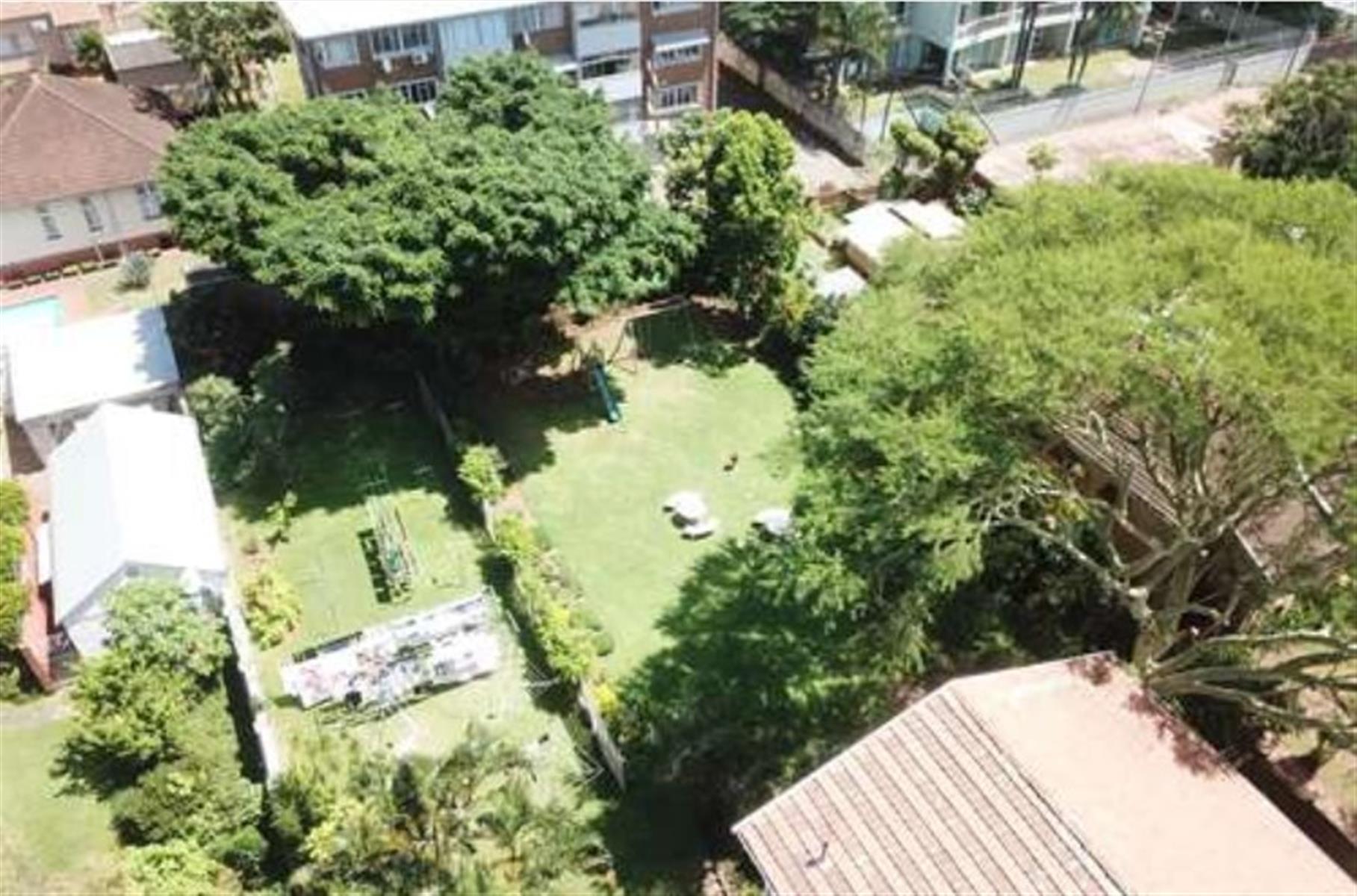 Newly tenanted 11% ROI Apartment For Sale in Glenwood, Durban, KwaZulu Natal.