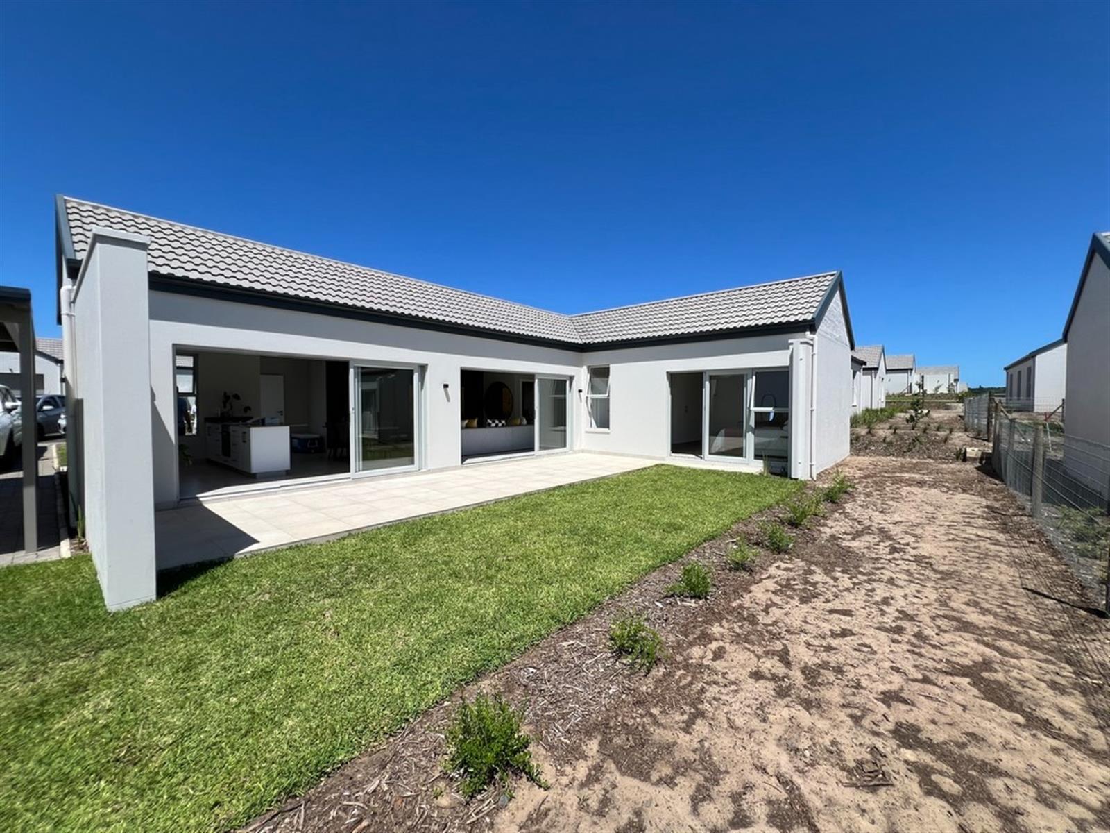 Modern 2-Bedroom Home in Lalela Estate -    NO TRANSFER DUTY