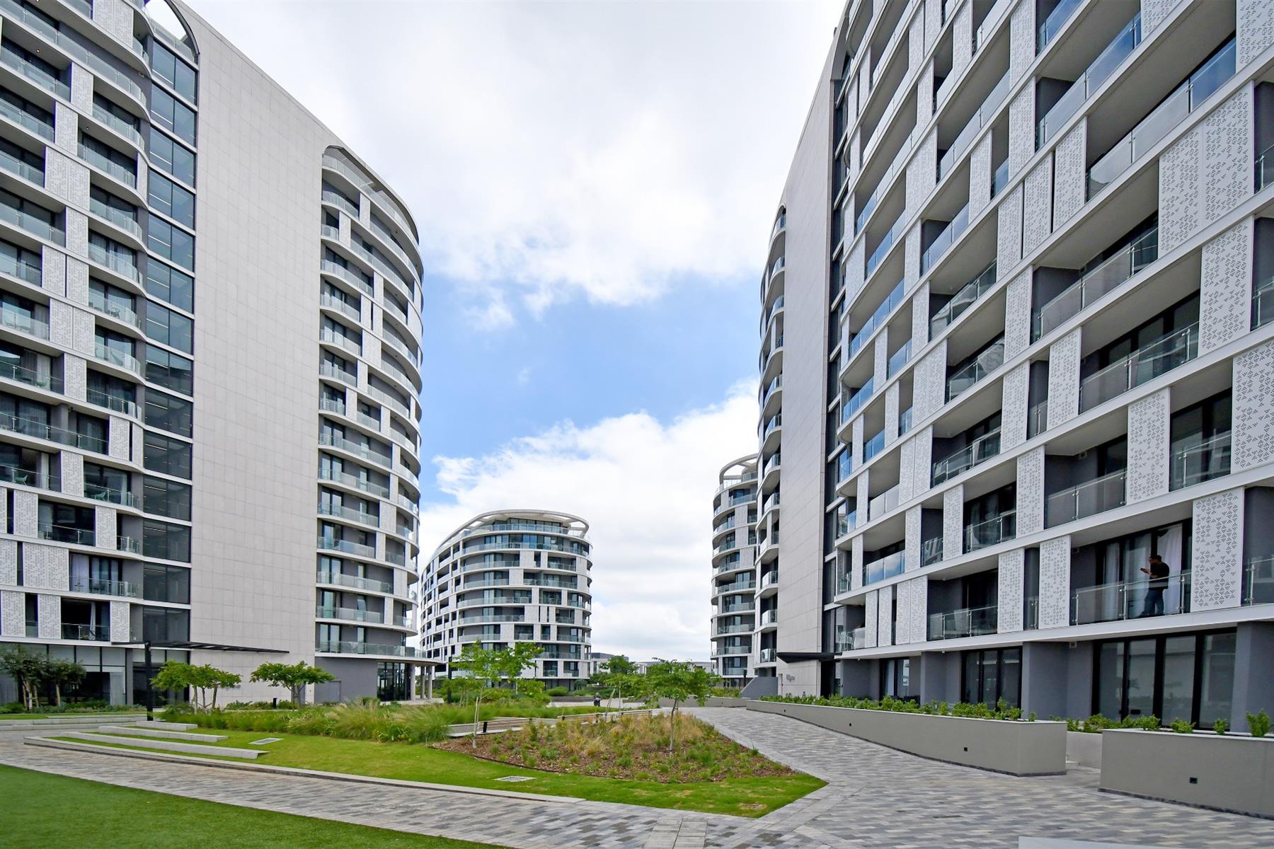 1 Bedroom - 1 Bath Fully Furnished Penthouse Apartment For Sale Ellipse -  Waterfall, Midrand