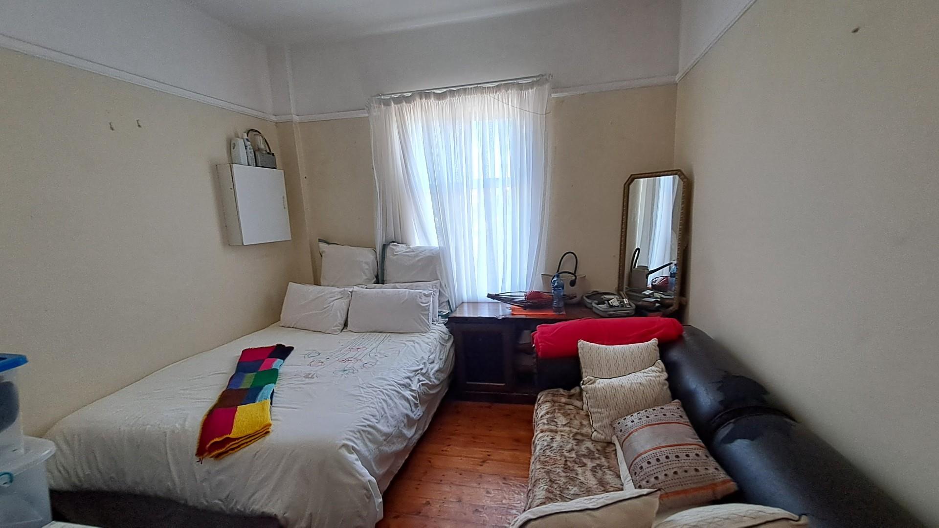 Apartment For Sale in Port Elizabeth Central, Port Elizabeth
