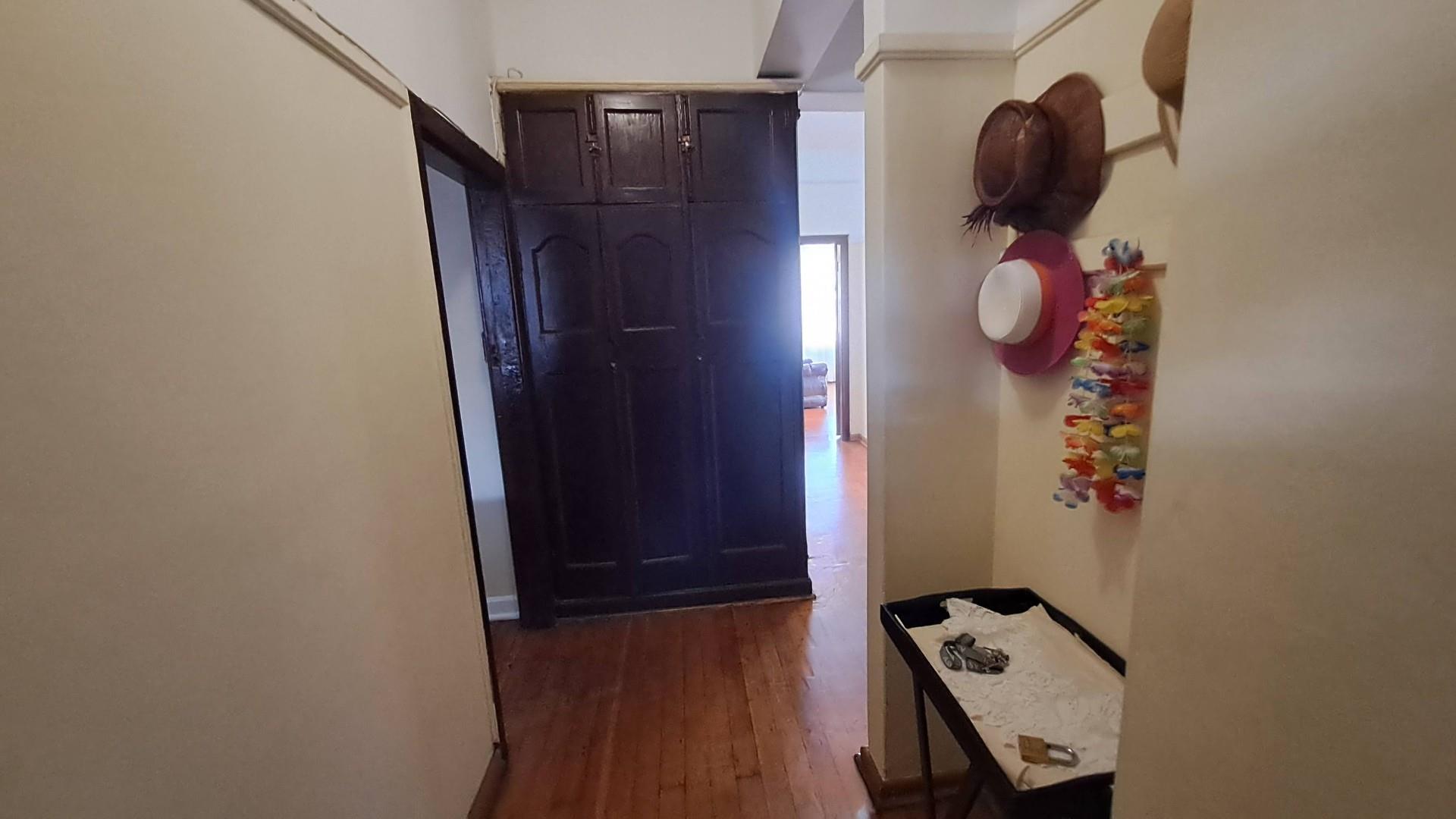 Apartment For Sale in Port Elizabeth Central, Port Elizabeth