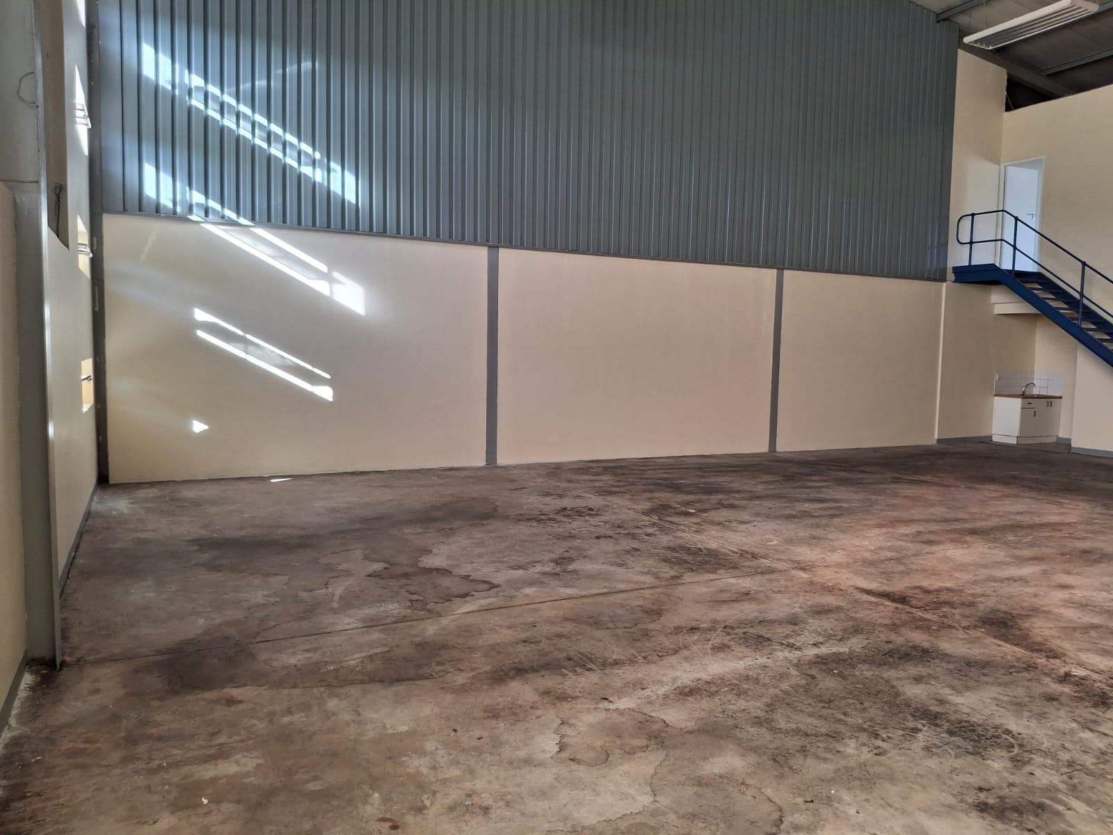 Warehouse for rent in Fairview, Port Elizabeth, 280 m²
