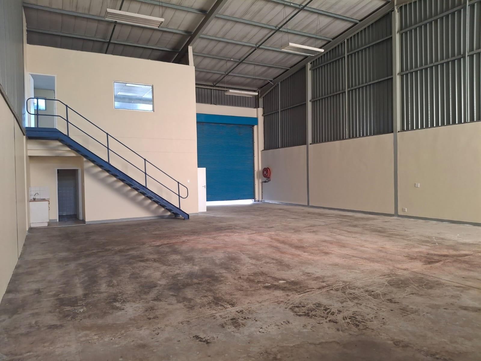 Warehouse for rent in Fairview, Port Elizabeth, 280 m²