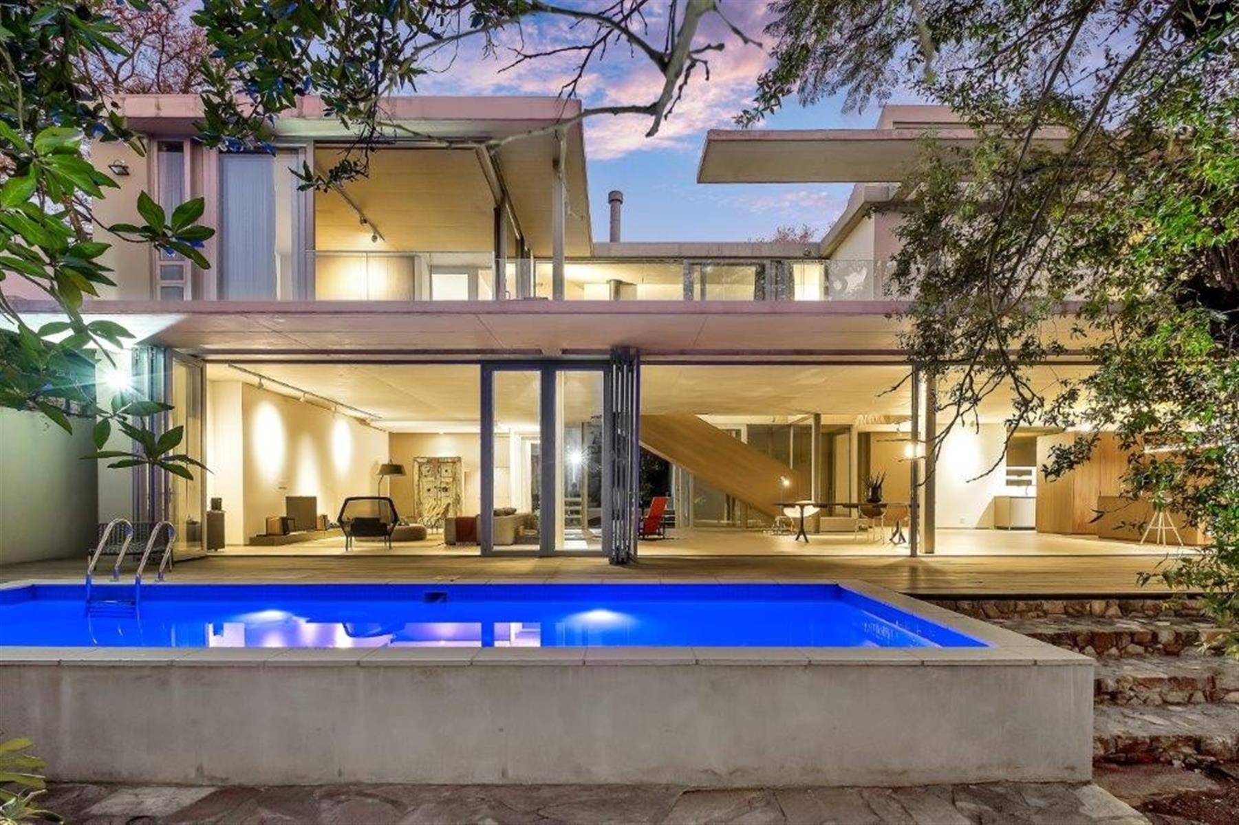 Architectural Masterpiece in Parkview
