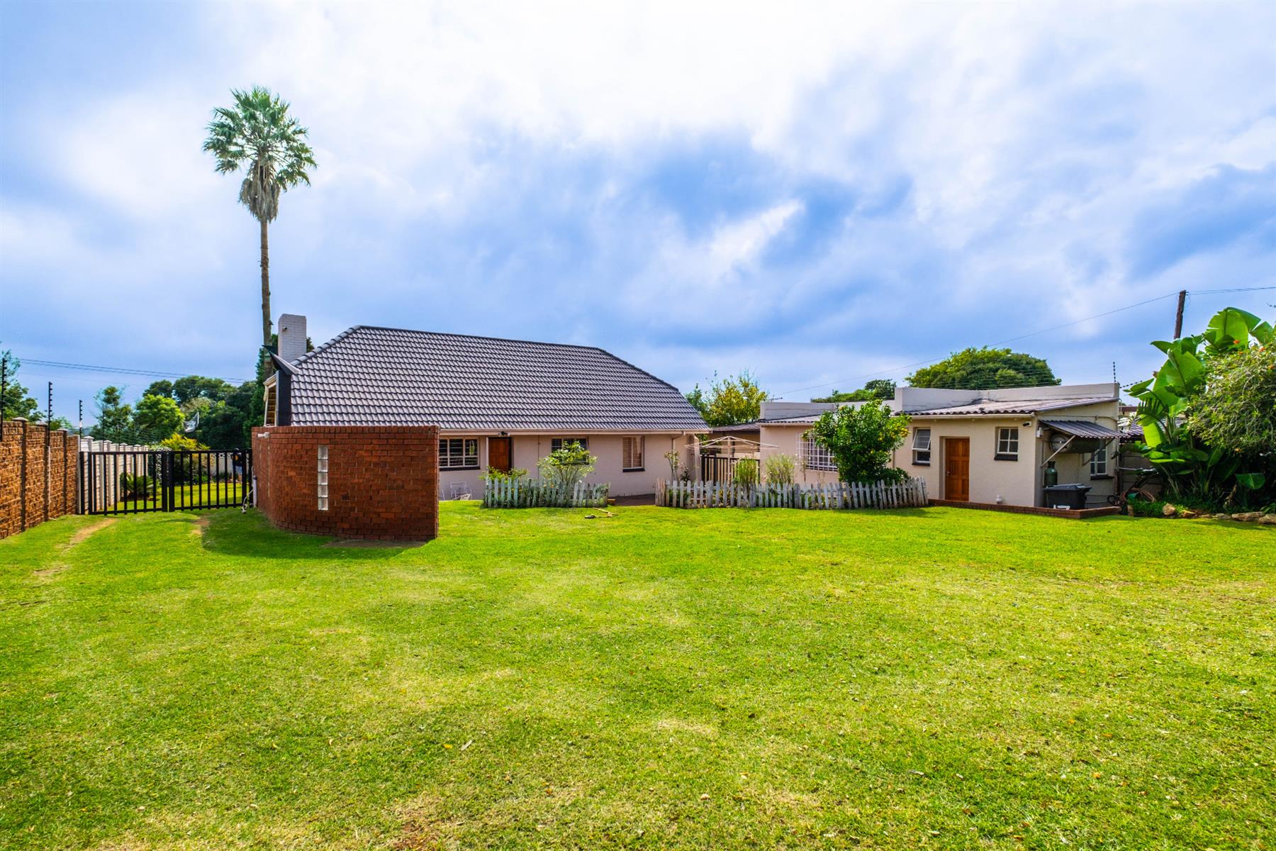 House for sale in Silverfields, Krugersdorp, 300 m²