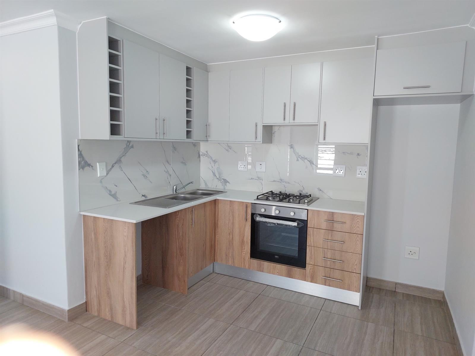 Renovated, lovely 3 bedroom apartment in Parklands North Blouberg Western Cape