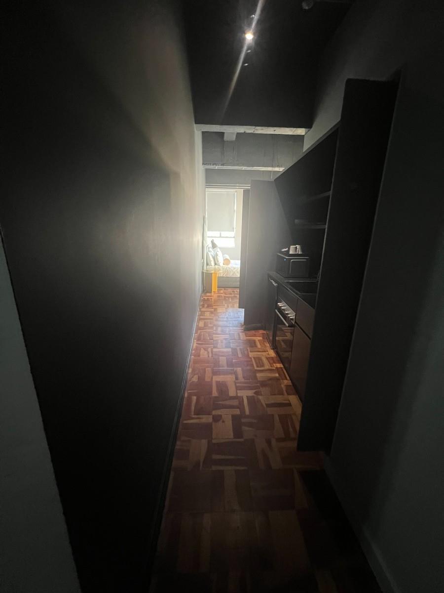 Studio Apartment - Prime Investment Opportunity in Cape Town CBD