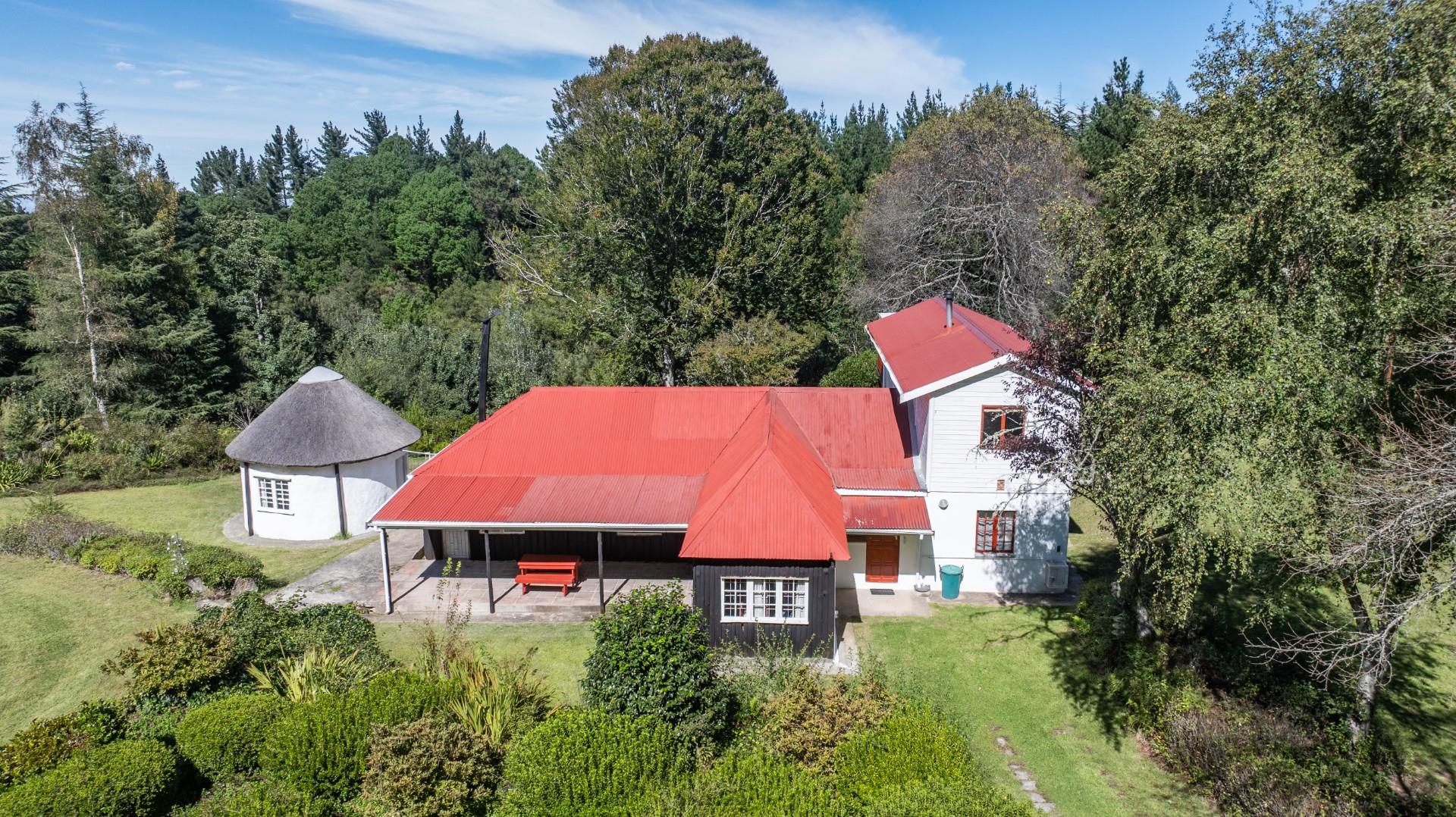Peaceful dual living home with private waterfalls (furnished)
