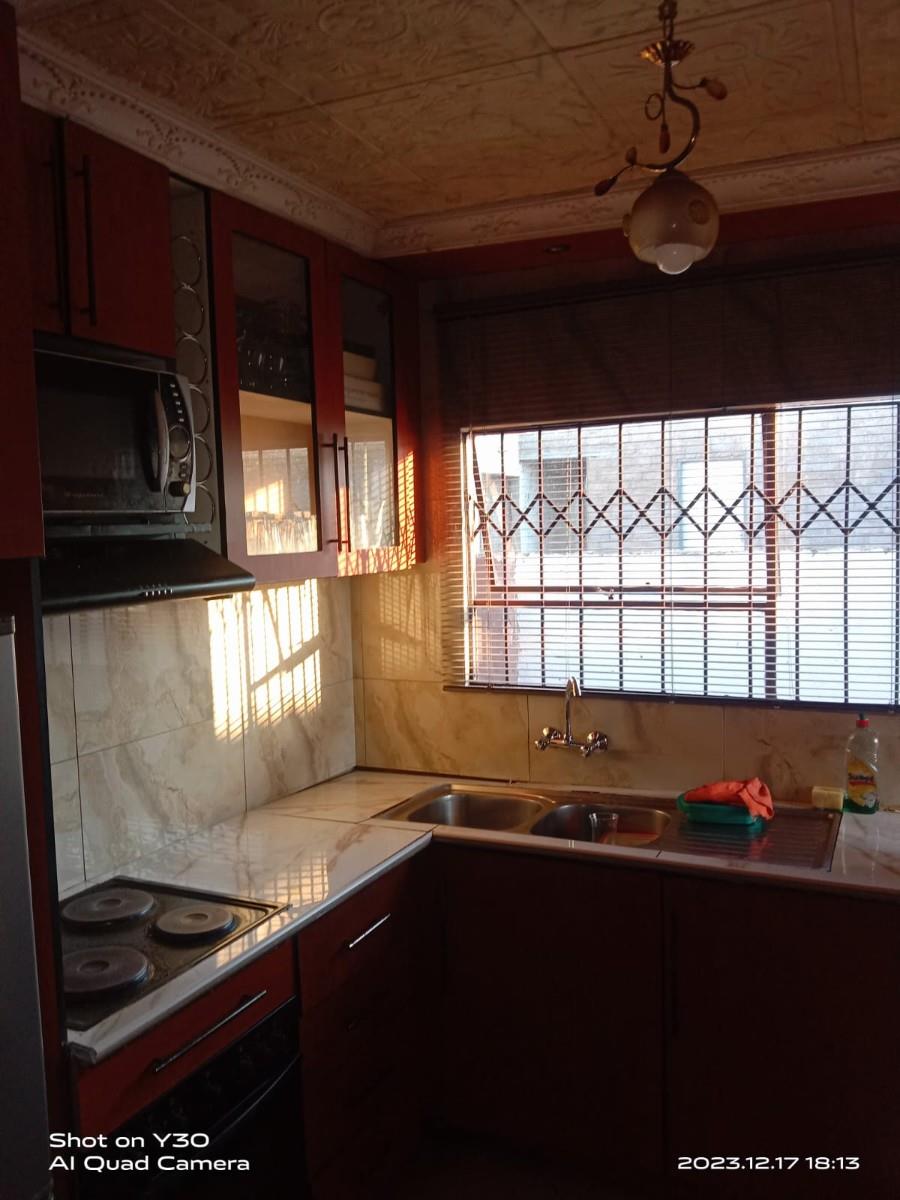 House For Sale in Soshanguve MM, Soshanguve