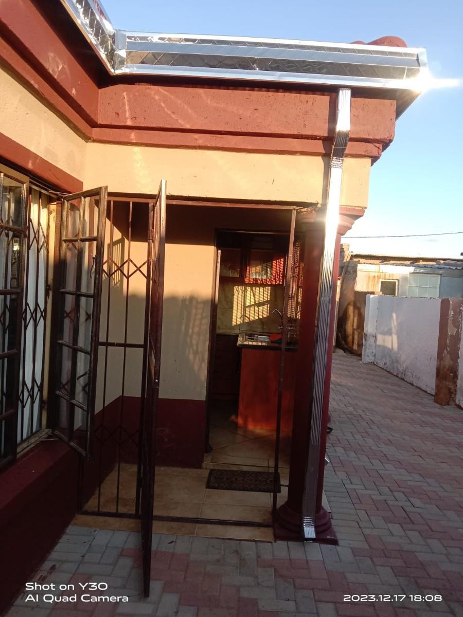 House For Sale in Soshanguve MM, Soshanguve