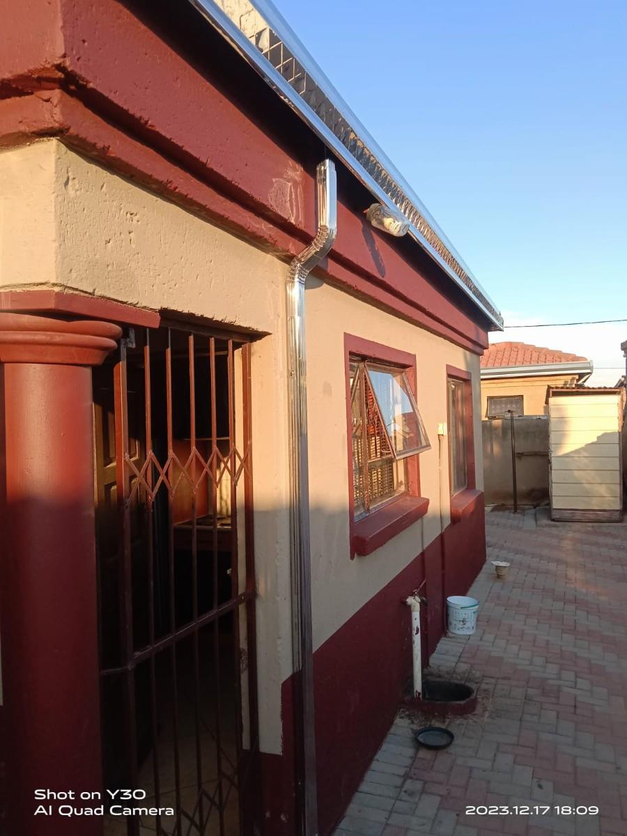 House For Sale in Soshanguve MM, Soshanguve