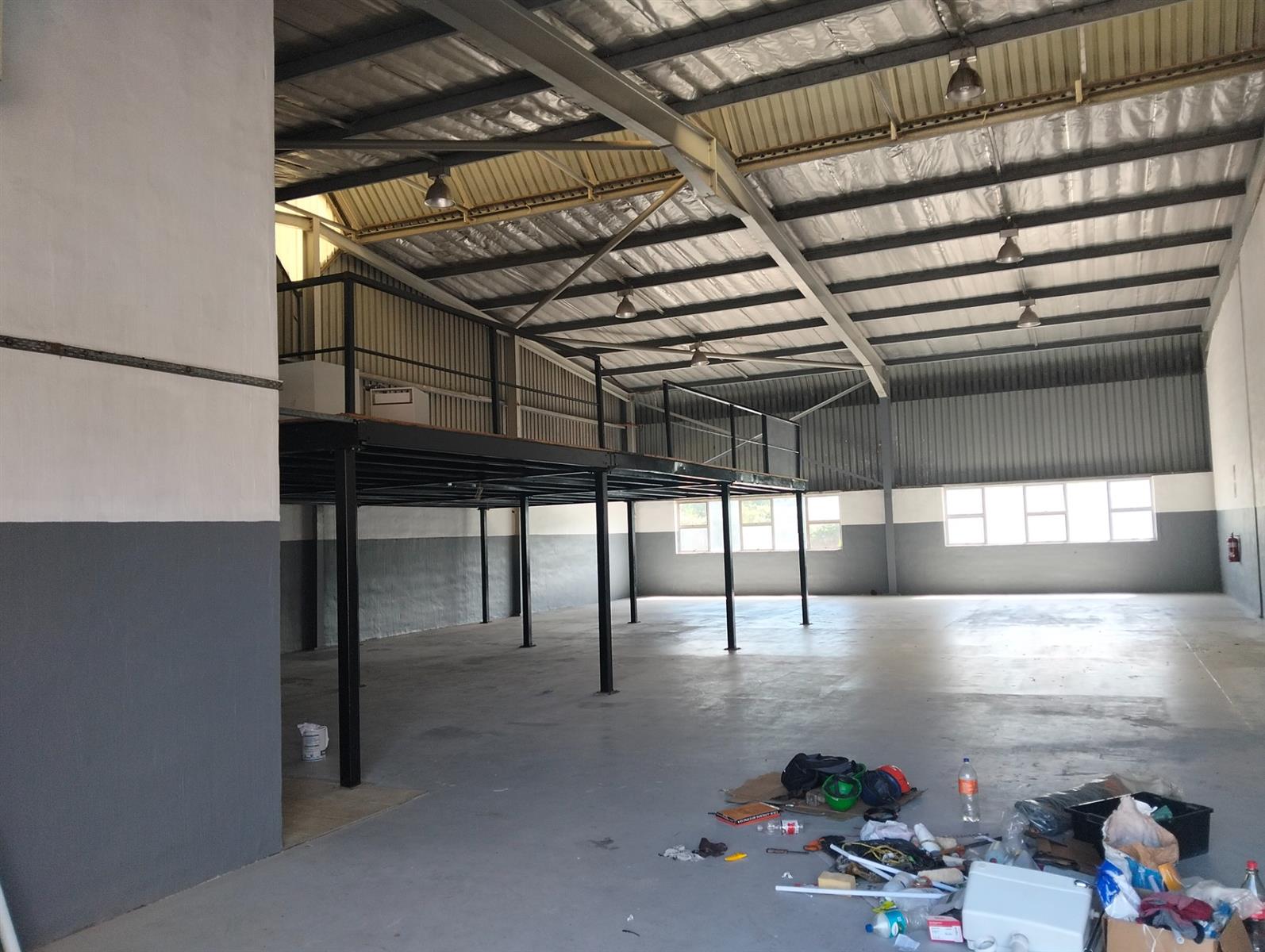 Industrial Property for rent in Westmead, Pinetown, KwaZulu Natal, 385 m²