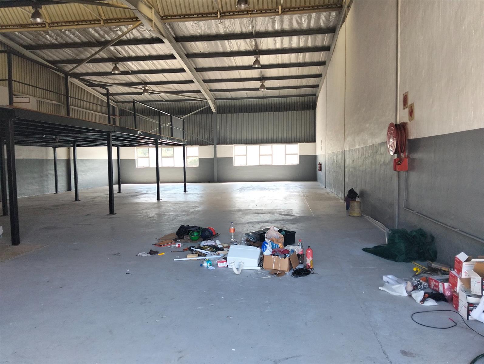 Industrial Property for rent in Westmead, Pinetown, KwaZulu Natal, 385 m²