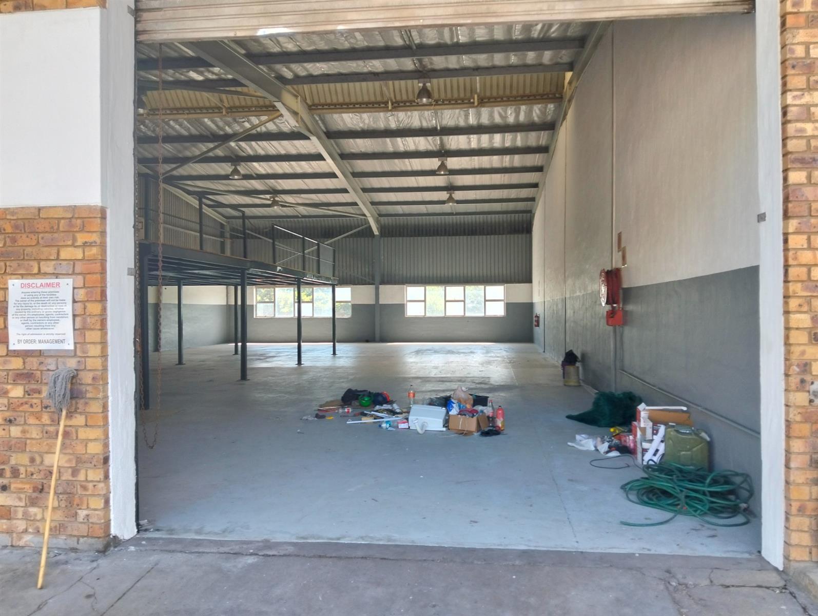 Industrial Property for rent in Westmead, Pinetown, KwaZulu Natal, 385 m²