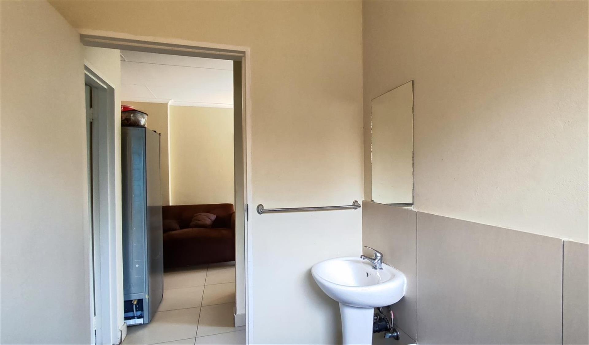 House For Sale in Comet, Boksburg 900k - Taking offers