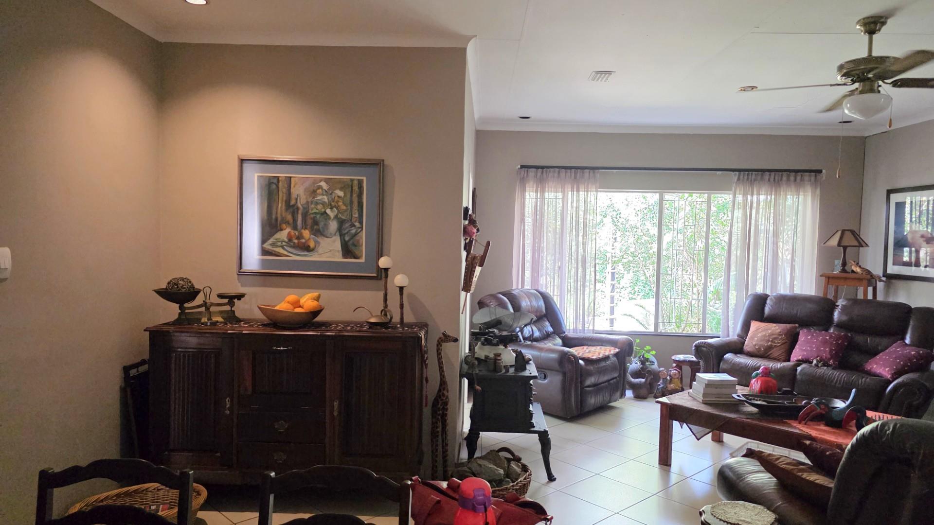 Charming Family Home with Flatlet in Hazyview
