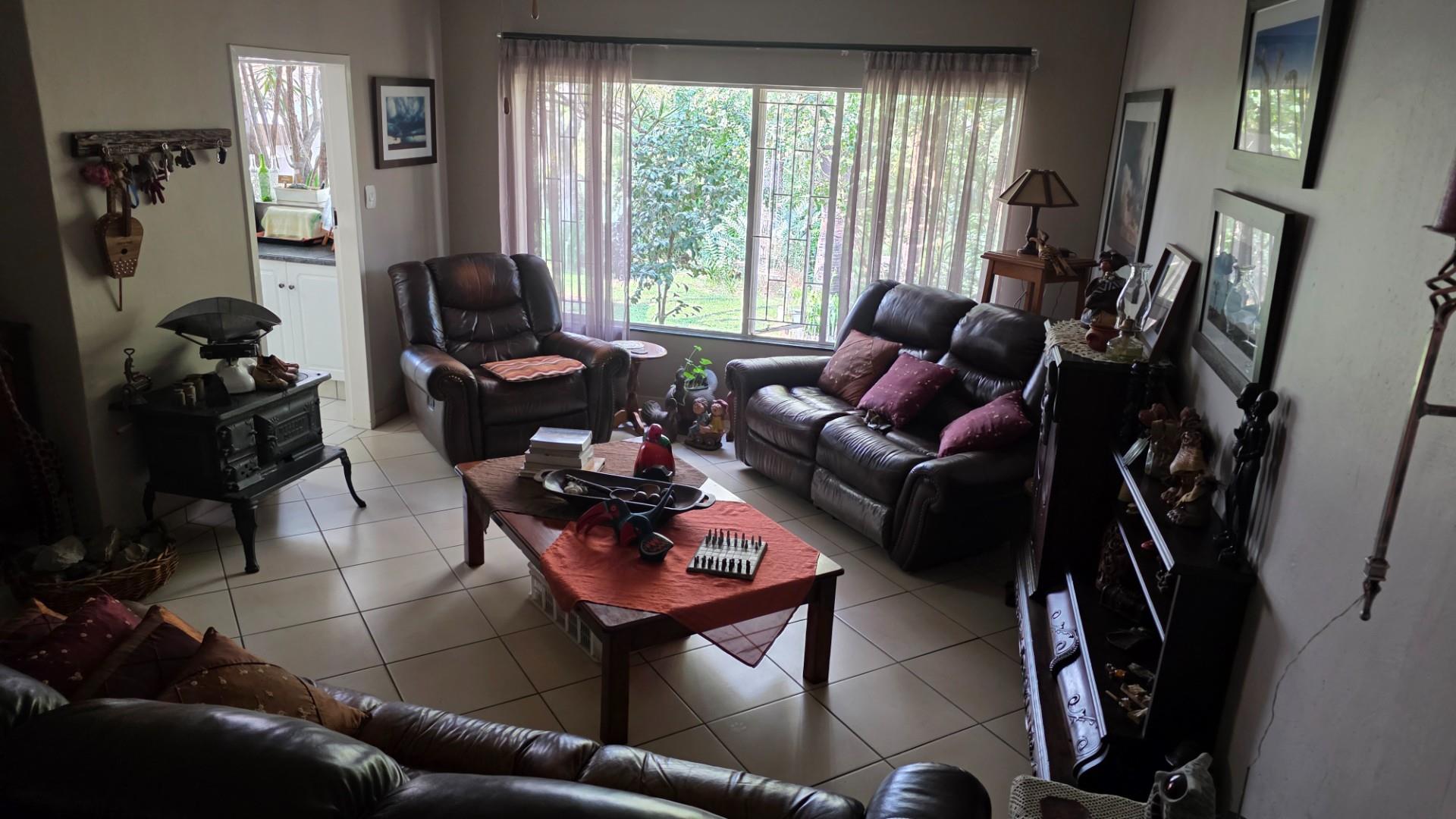 Charming Family Home with Flatlet in Hazyview