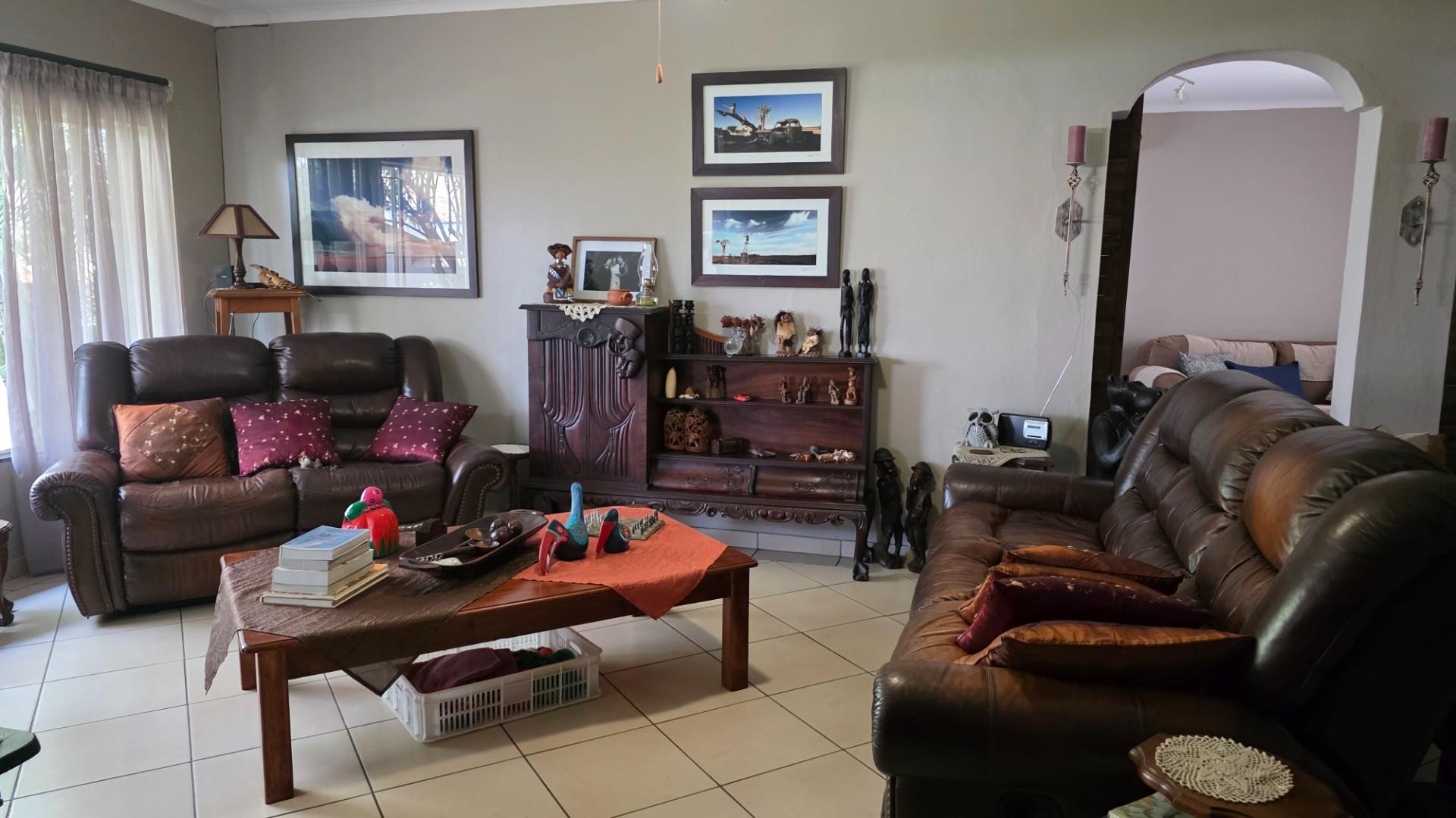 Charming Family Home with Flatlet in Hazyview