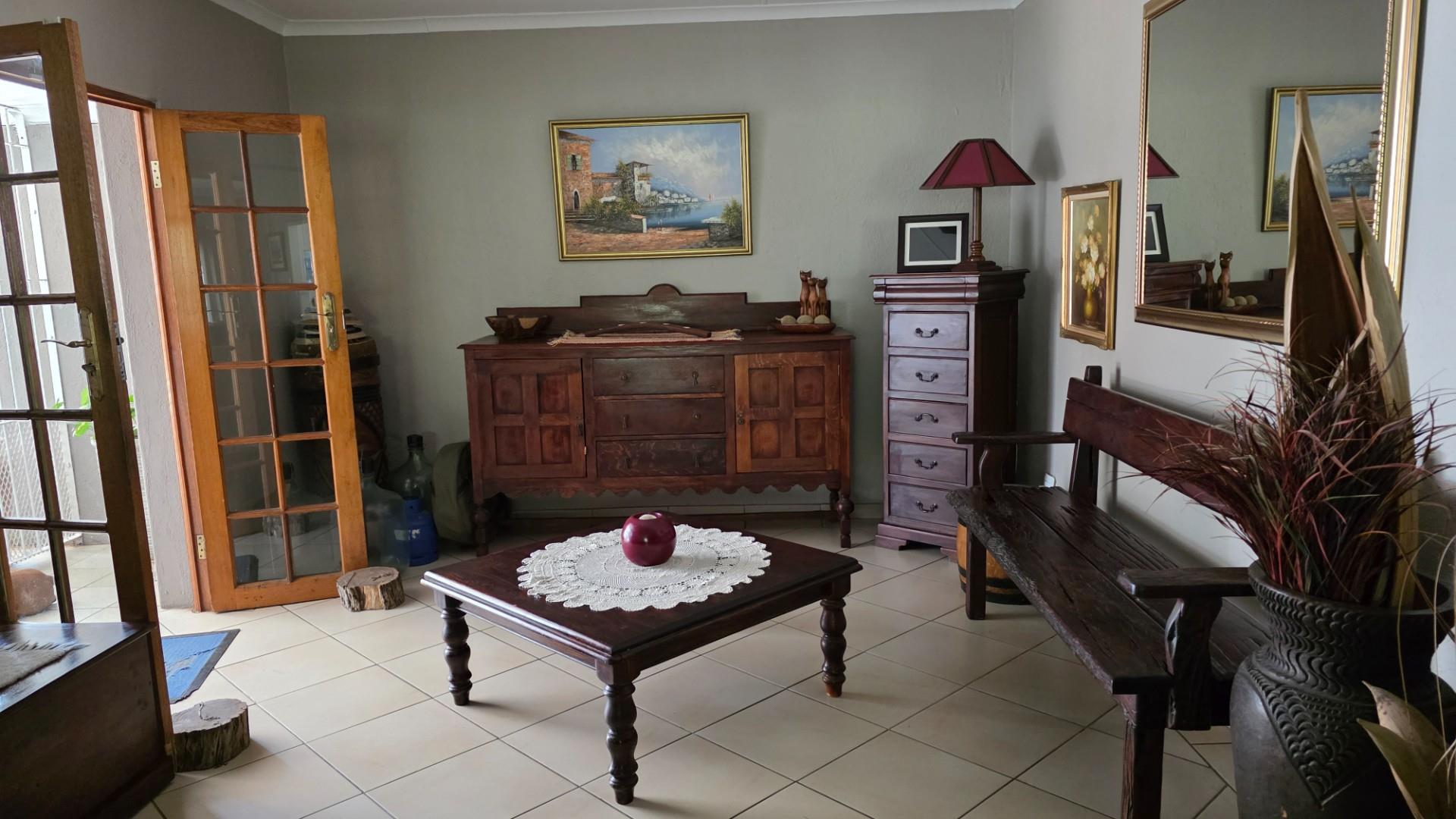 Charming Family Home with Flatlet in Hazyview