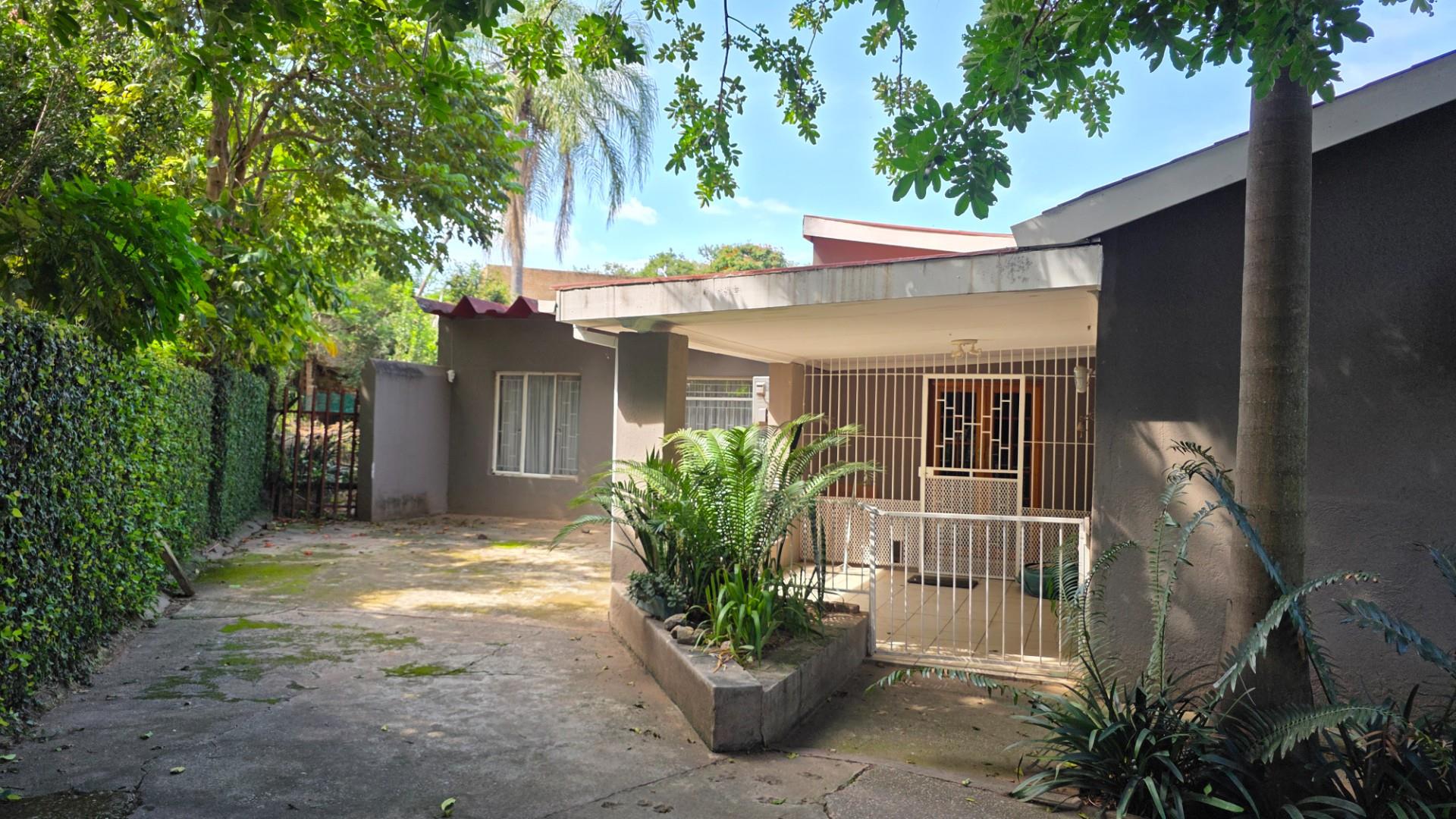 Charming Family Home with Flatlet in Hazyview