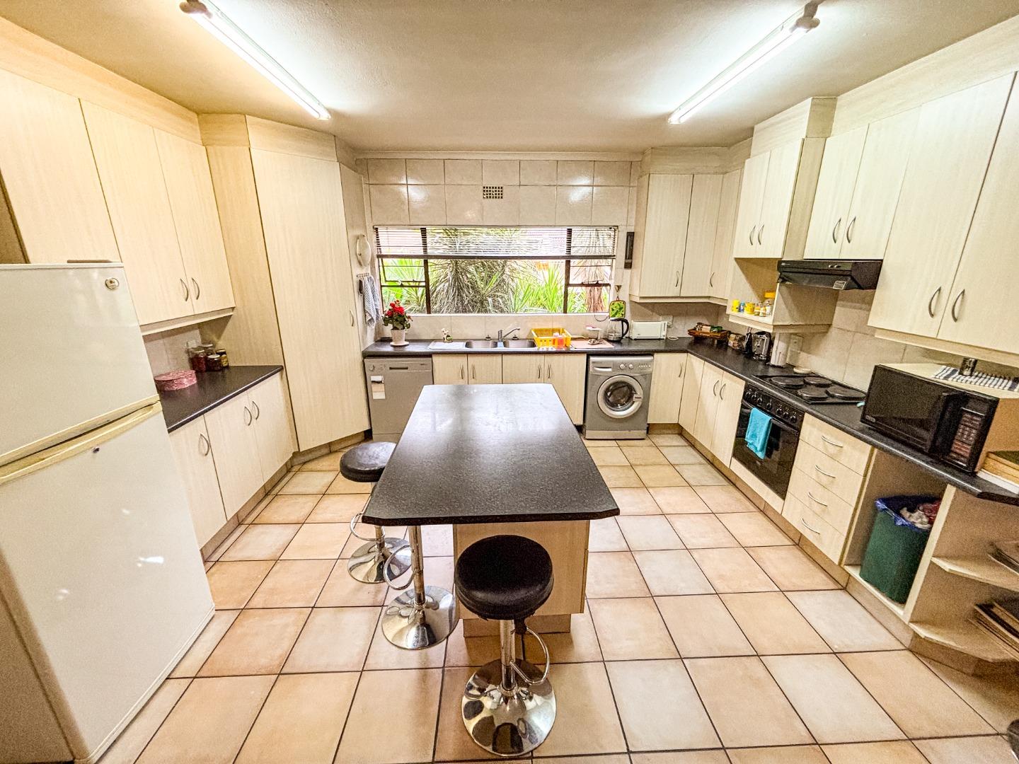 House For Sale in Albertsdal, Alberton