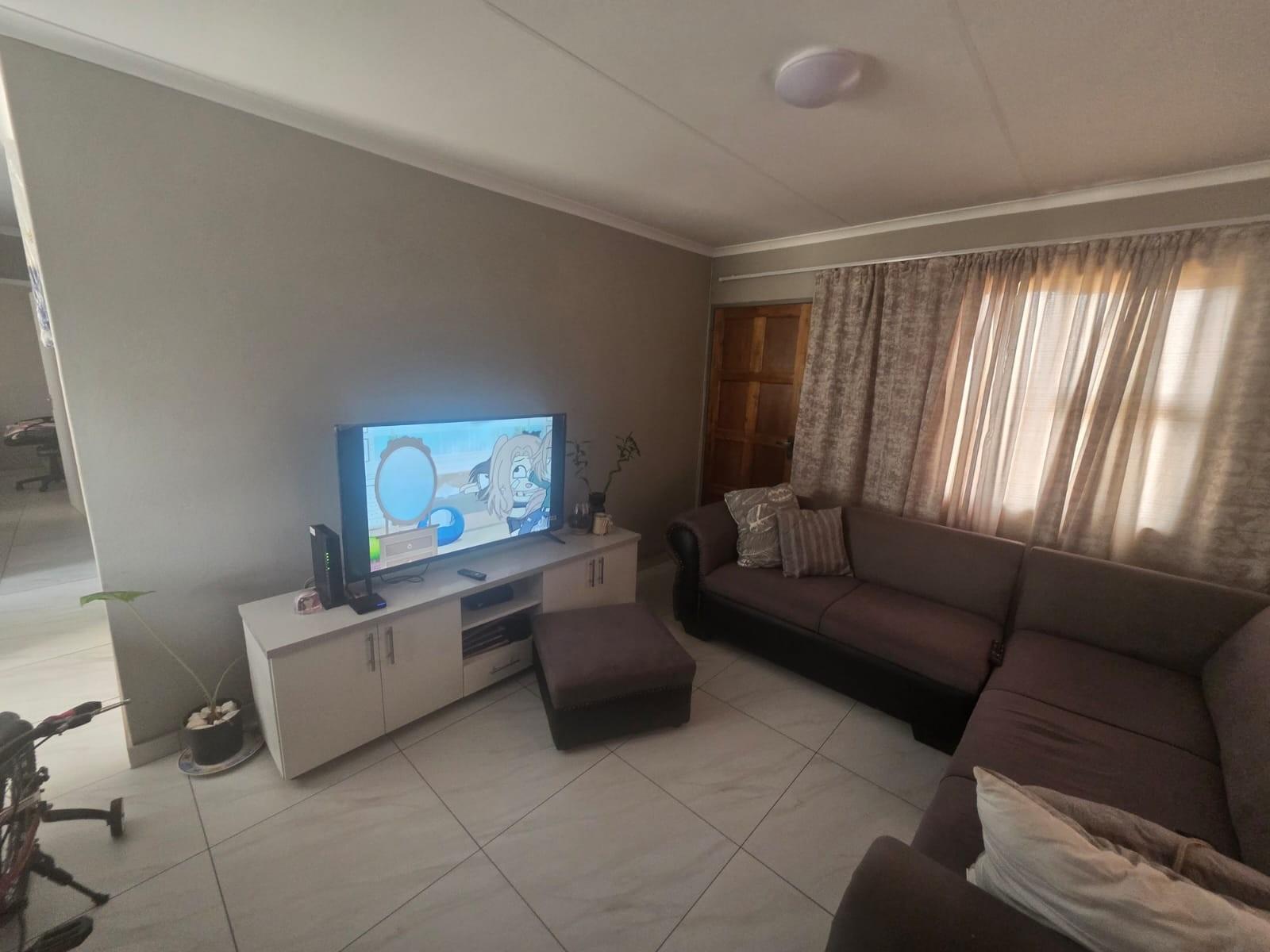 3 bedroomhome for sale in Tirong Estate