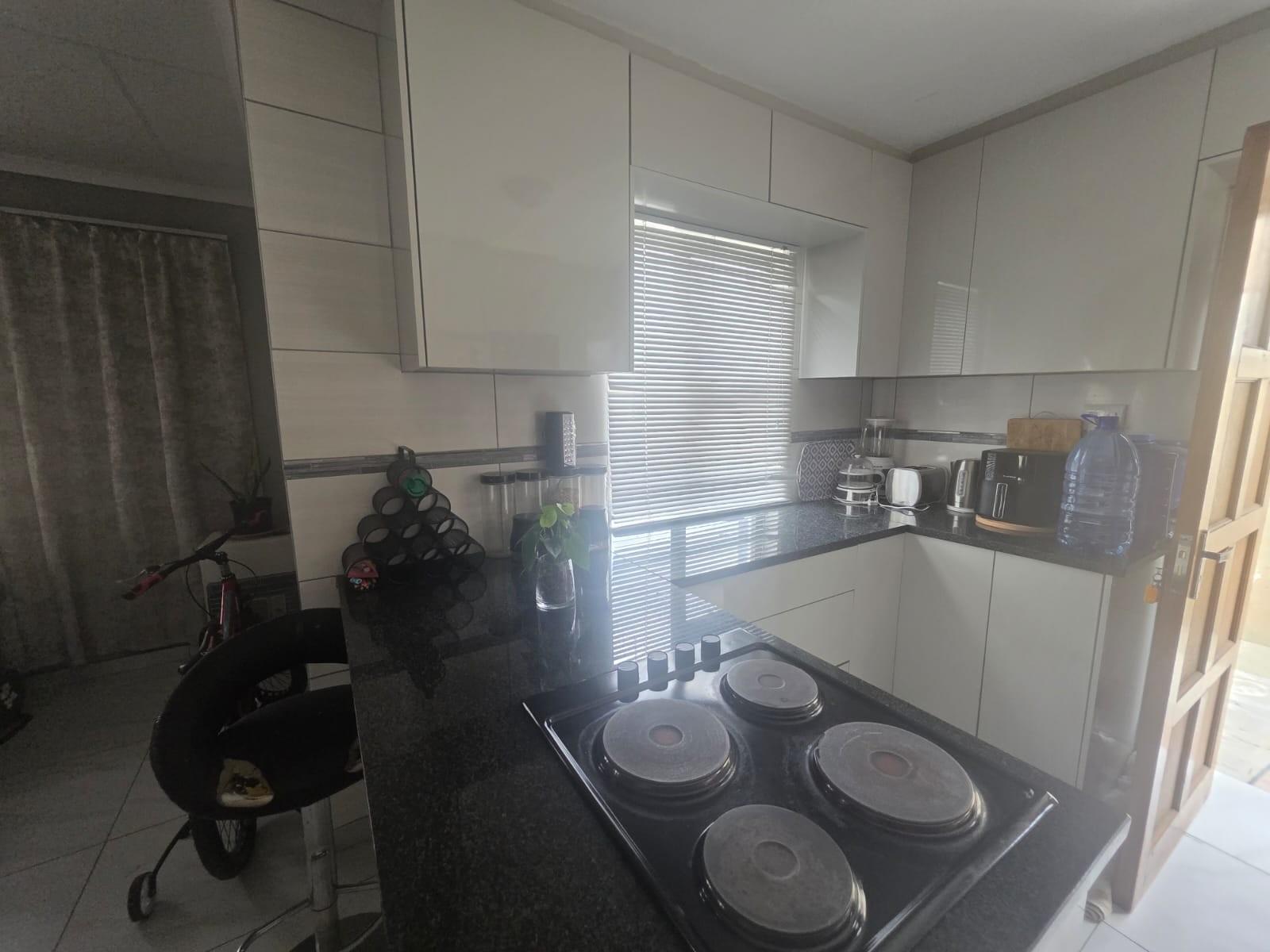 3 bedroomhome for sale in Tirong Estate