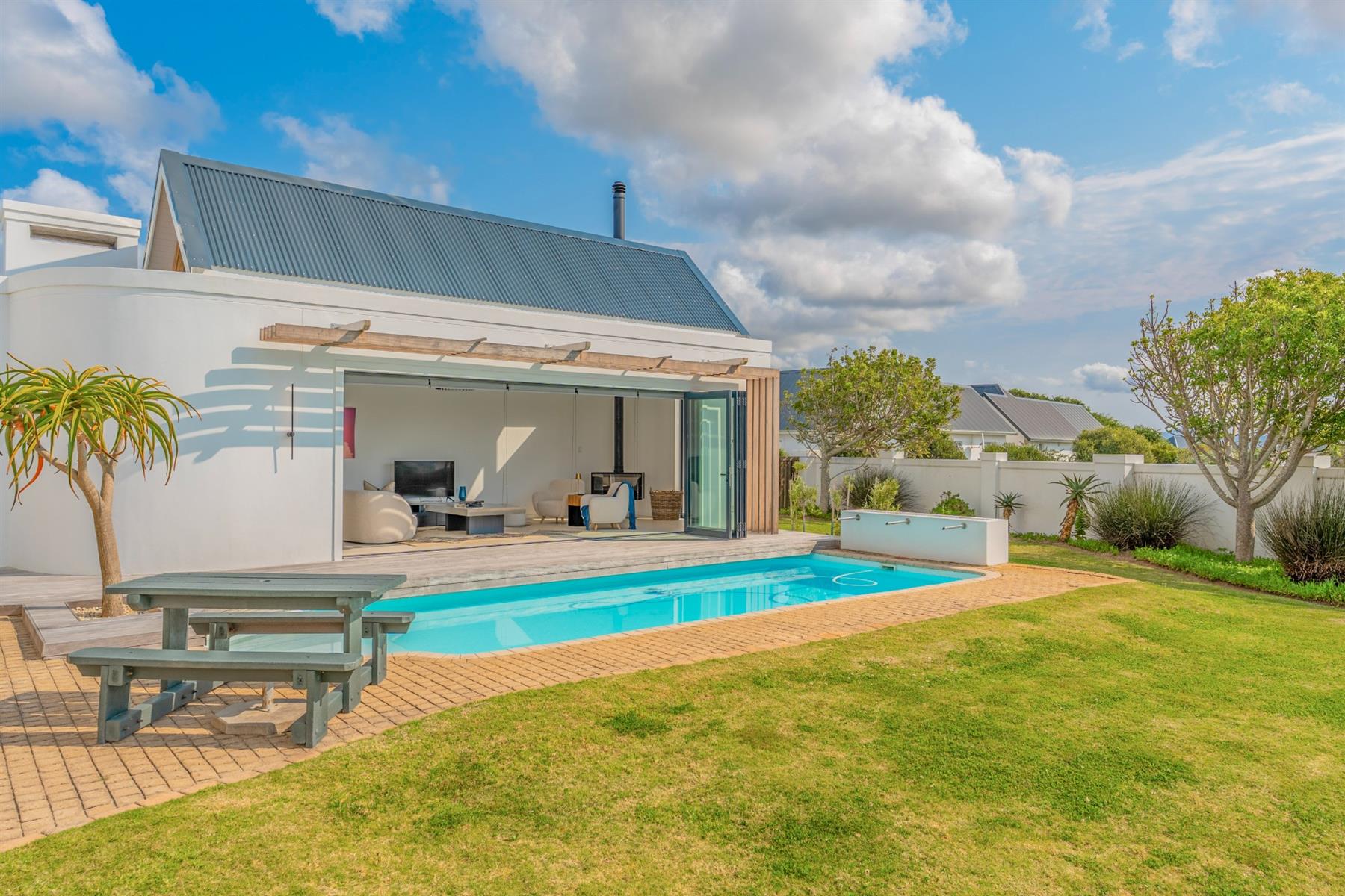 Dual Mandate - Stunning North-Facing Home on the 13th Fairway - St Francis Links