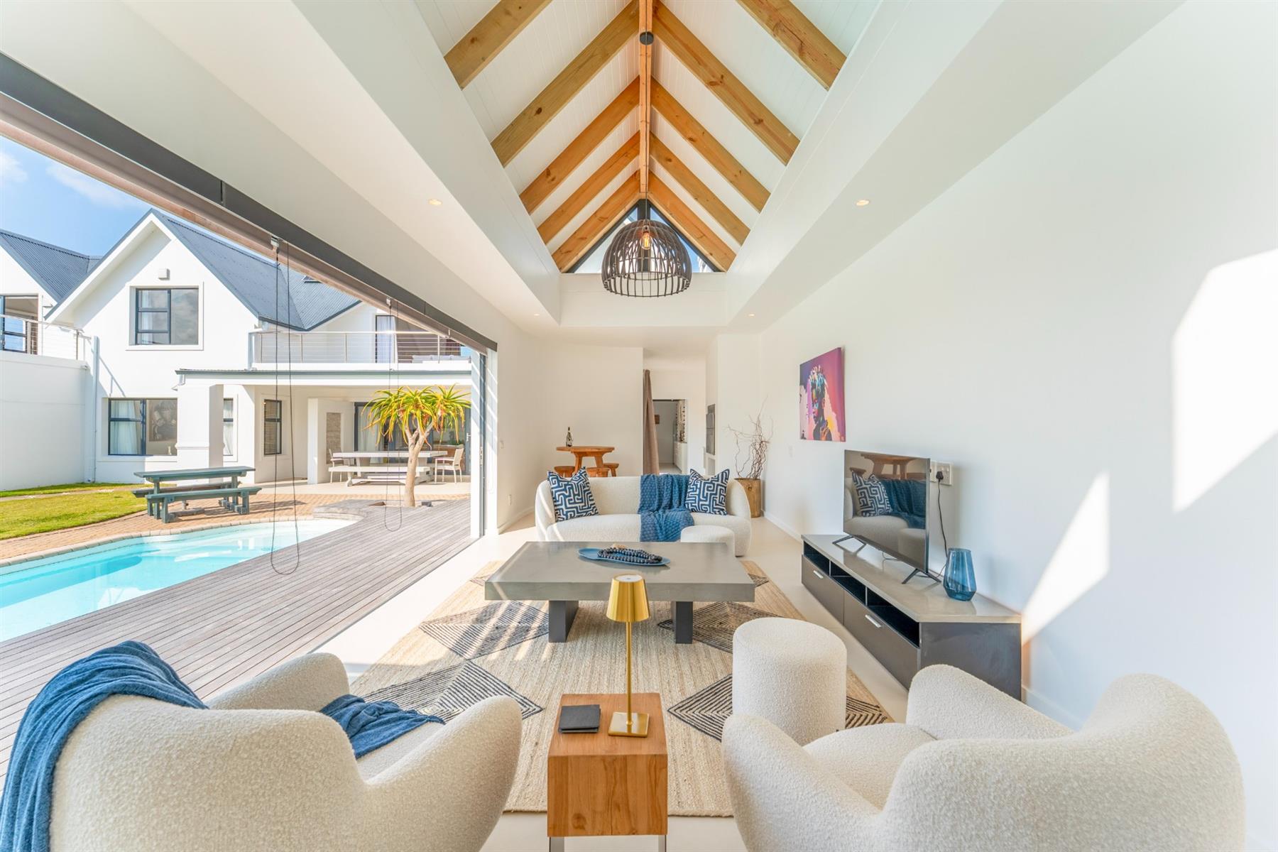 Dual Mandate - Stunning North-Facing Home on the 13th Fairway - St Francis Links