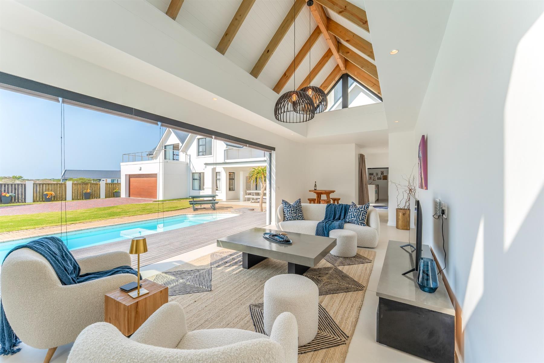 Dual Mandate - Stunning North-Facing Home on the 13th Fairway - St Francis Links