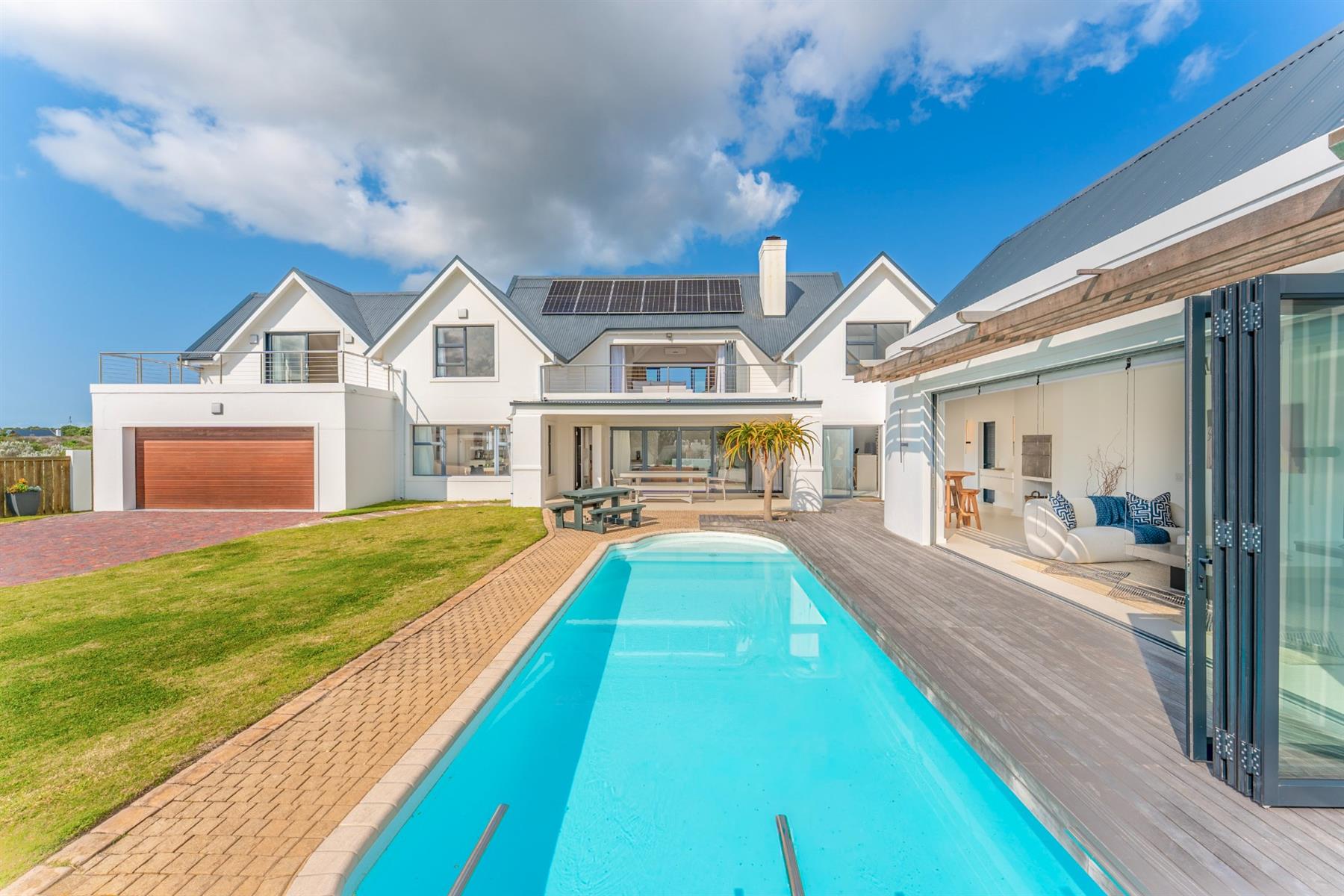 Dual Mandate - Stunning North-Facing Home on the 13th Fairway - St Francis Links