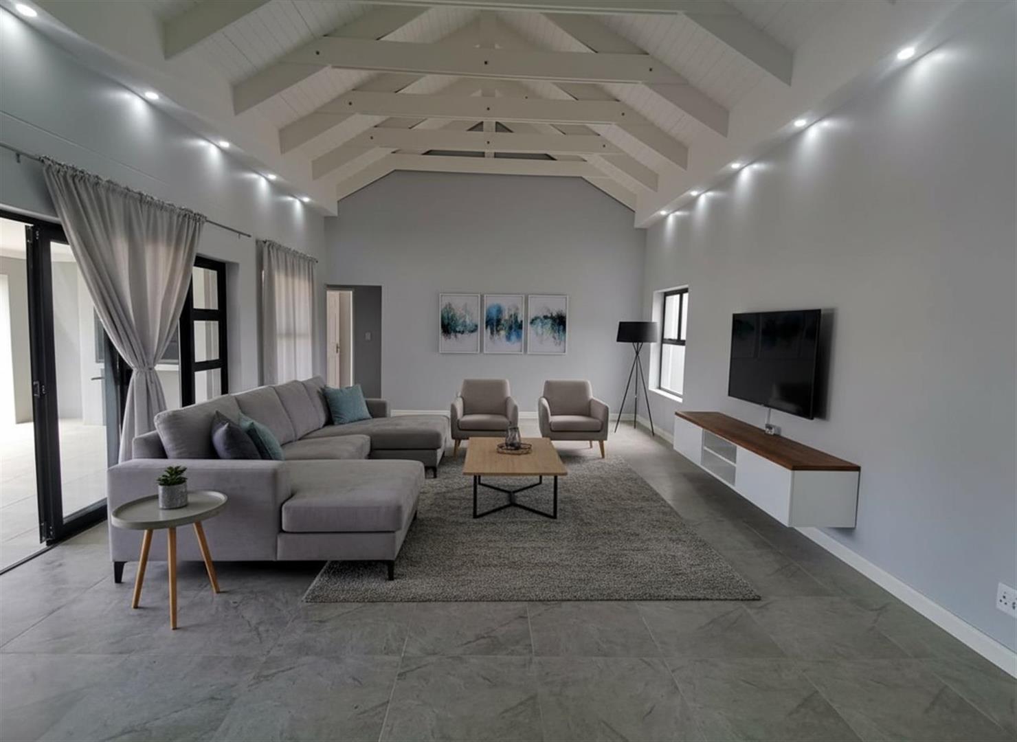 House For Sale in Paarl South, Paarl