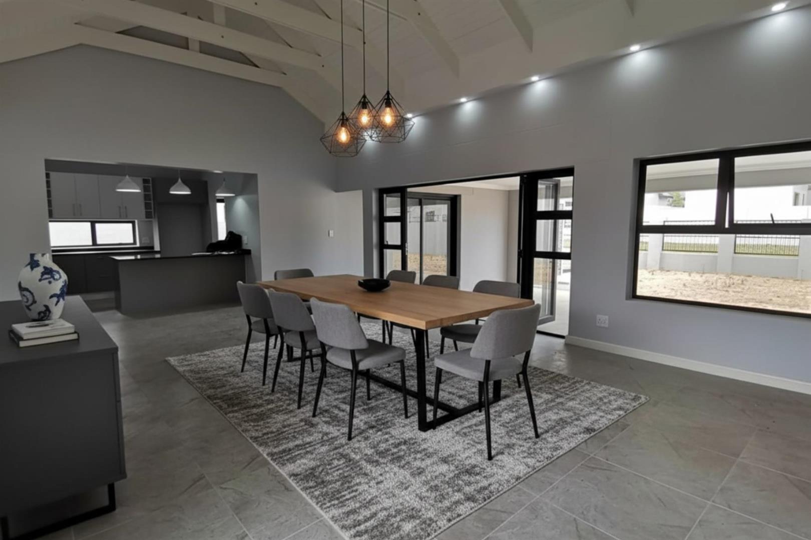 House For Sale in Paarl South, Paarl