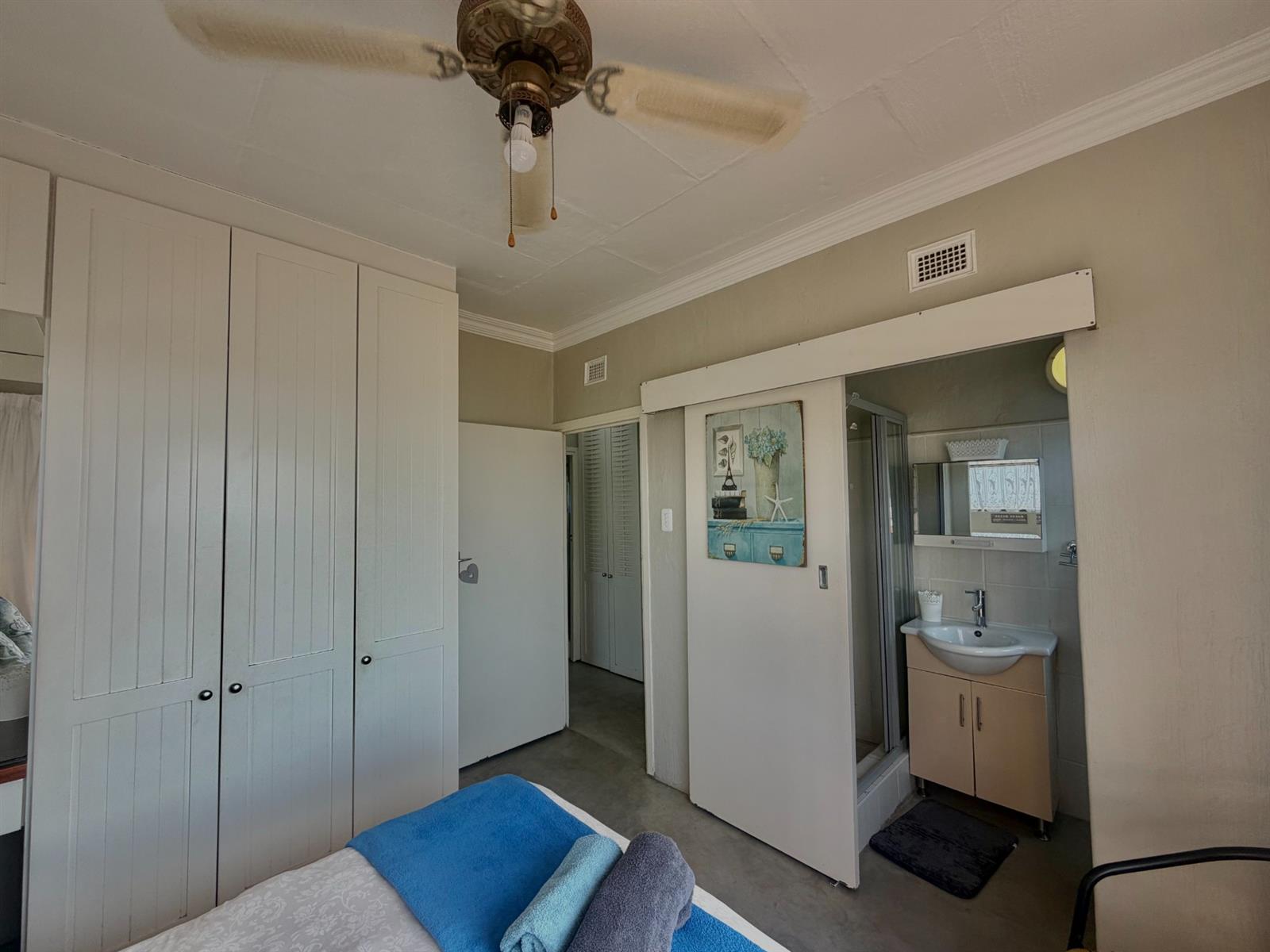 Beachside Bliss - Fully Furnished Apartment in Prime Coastal Location
