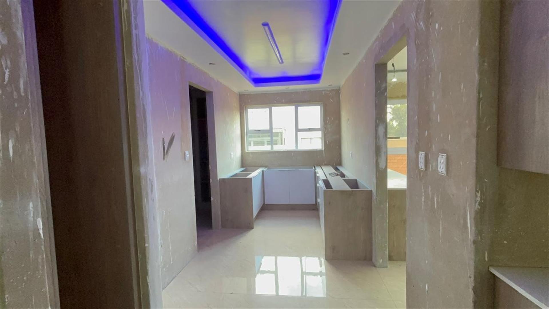 A Luxurious Dream Home For Sale in Helderwyk, Brakpan
