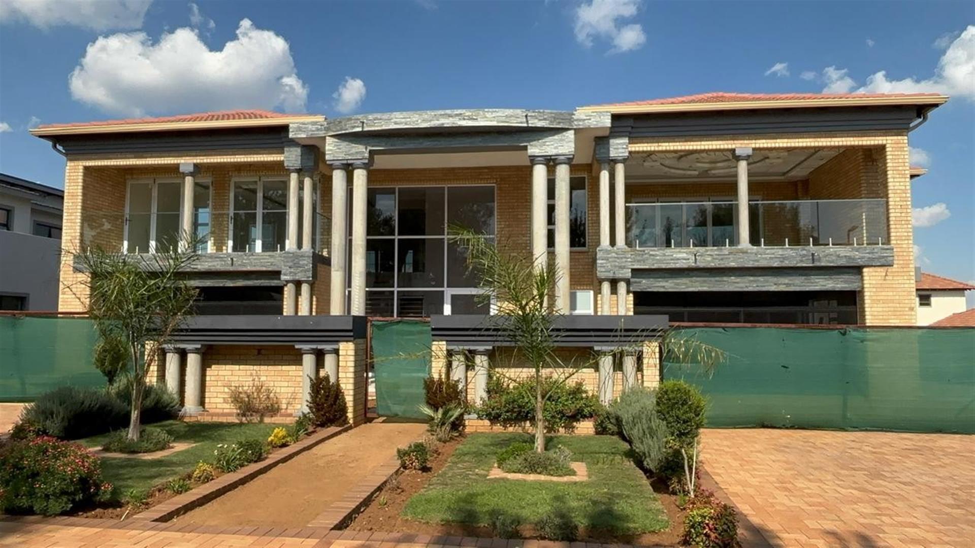 A Luxurious Dream Home For Sale in Helderwyk, Brakpan