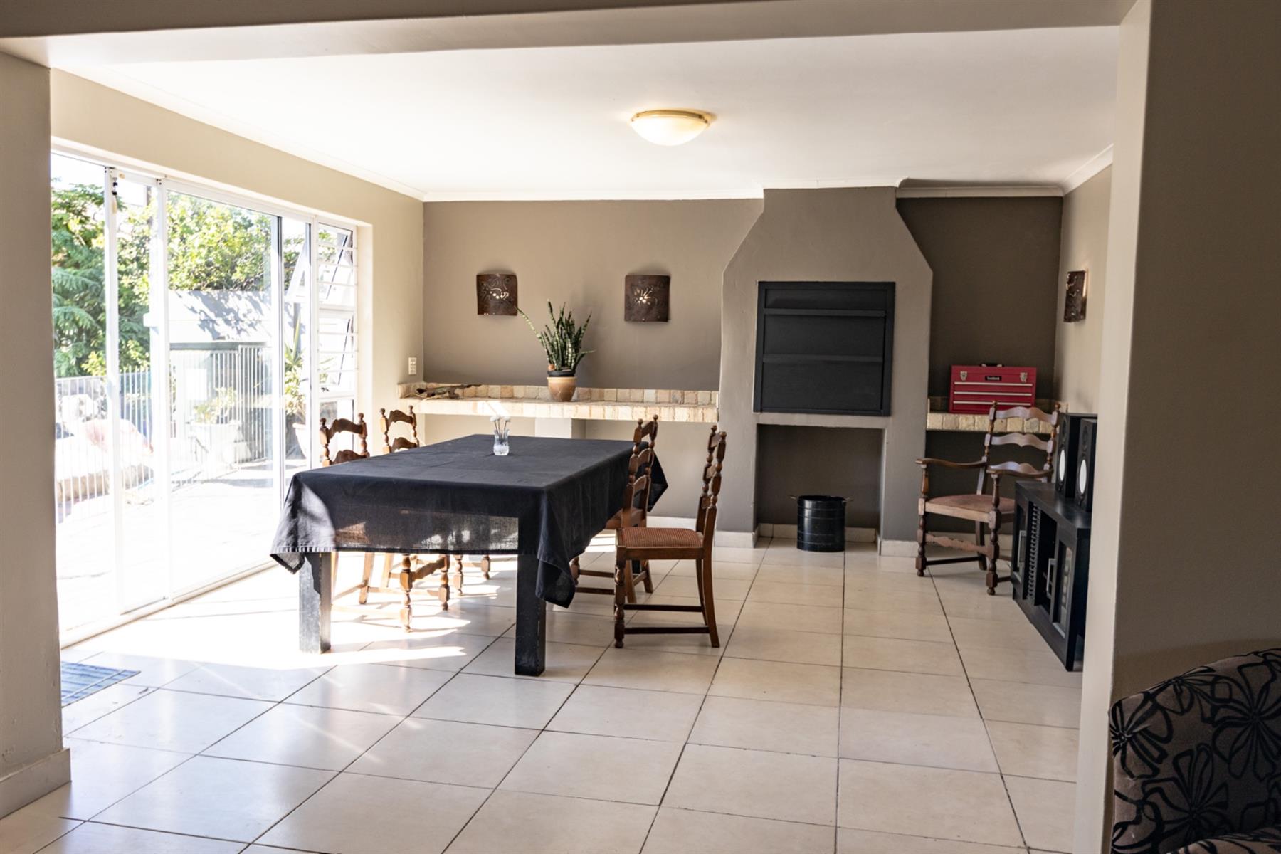 House for sale in Plattekloof Glen, Goodwood, 126 m²
