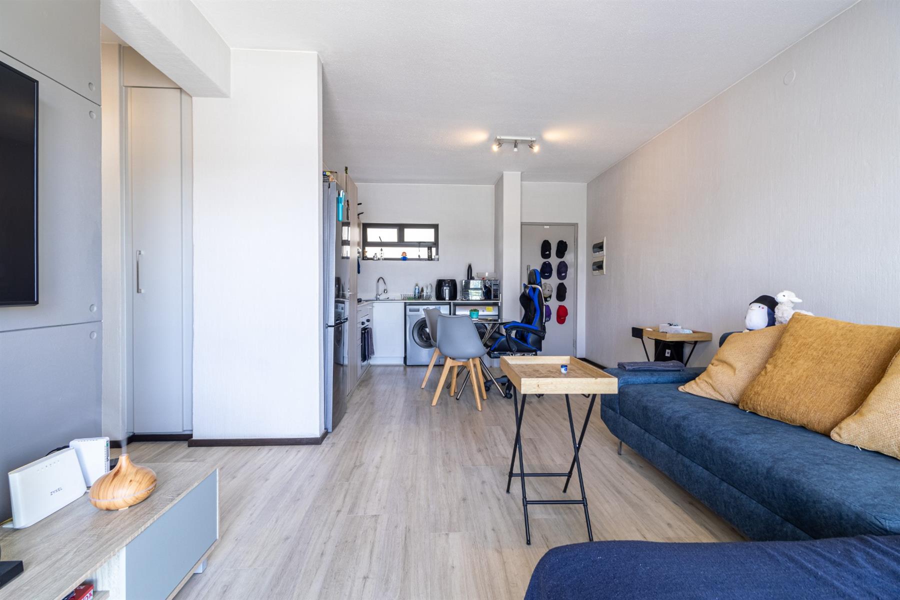 Modern 2bed 2bath Lifestyle Apartment in Broadacres