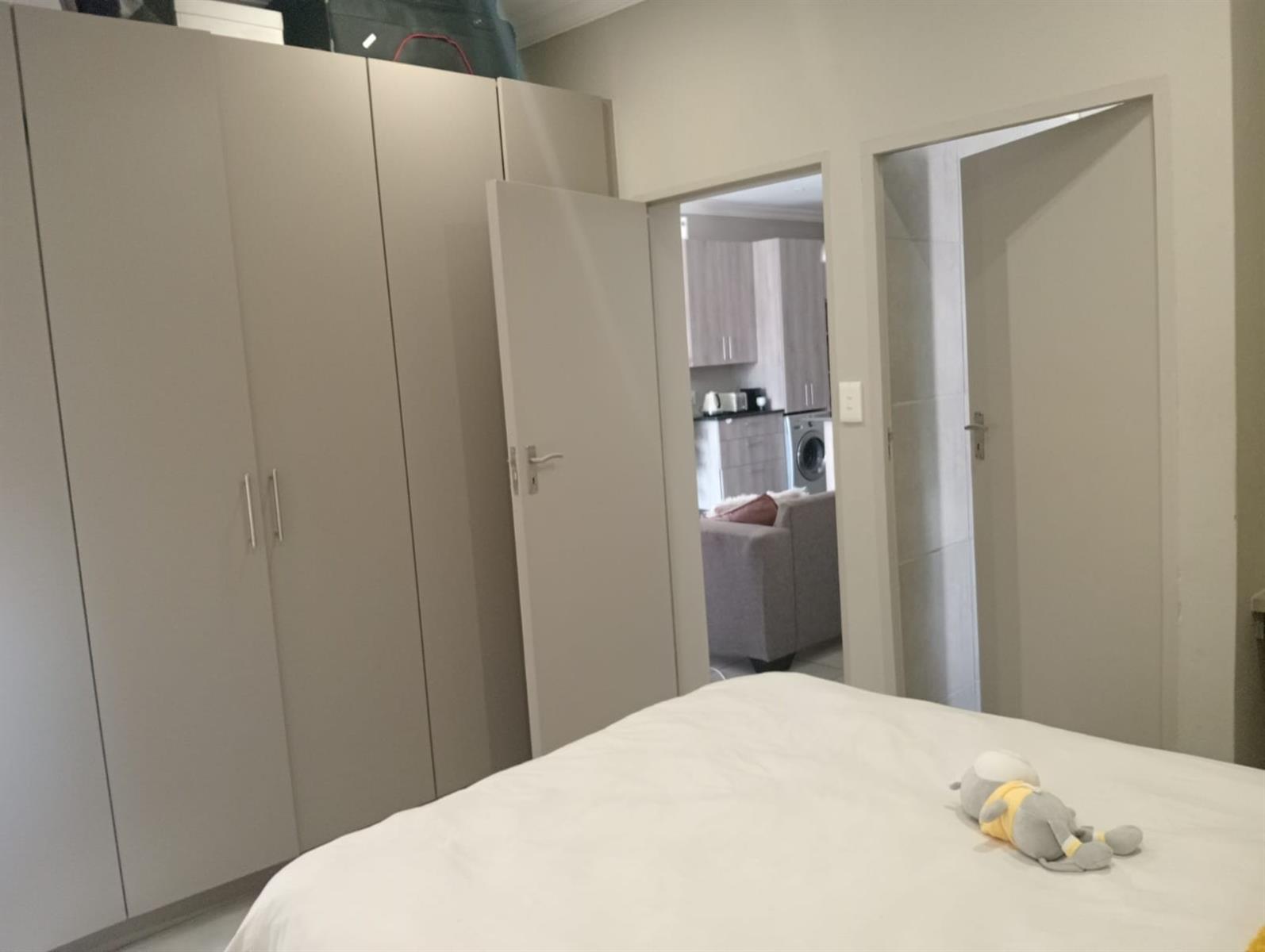 2 BEDROOM 2 BATHROOM APARTMENT IN FERNDALE